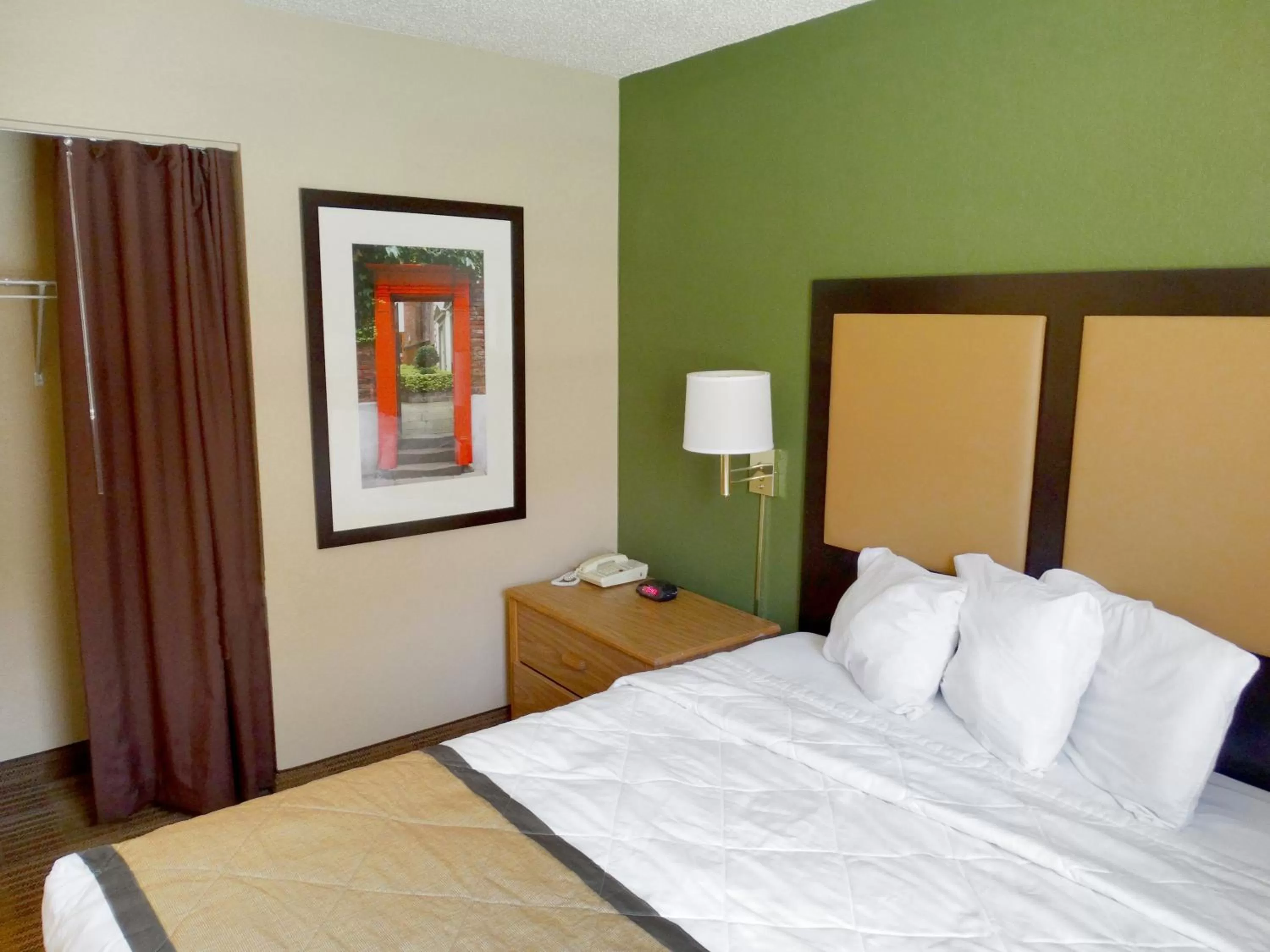 Bed in Extended Stay America Select Suites - Providence - Airport