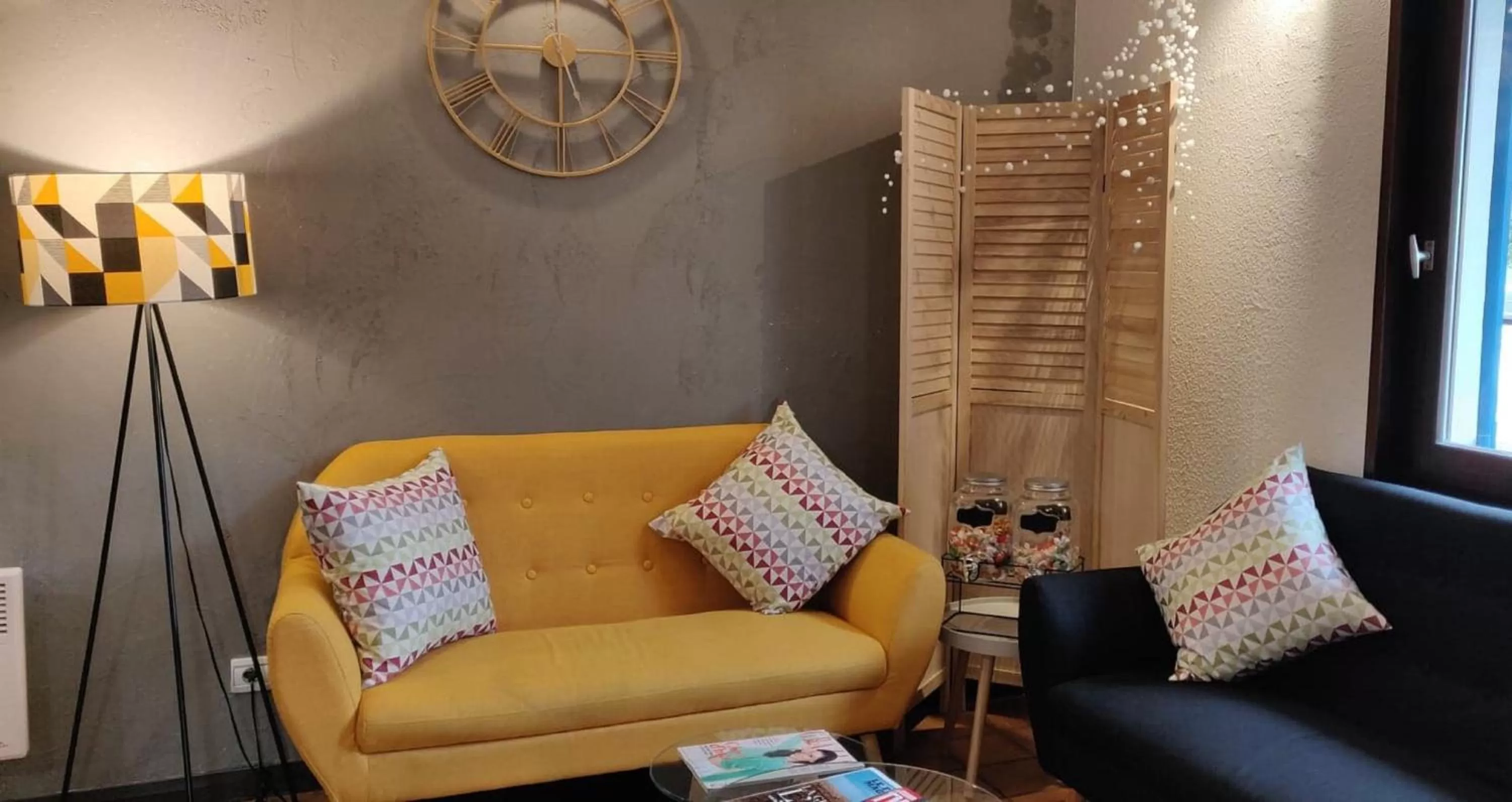 Living room in Kyriad Genève St-Genis-Pouilly