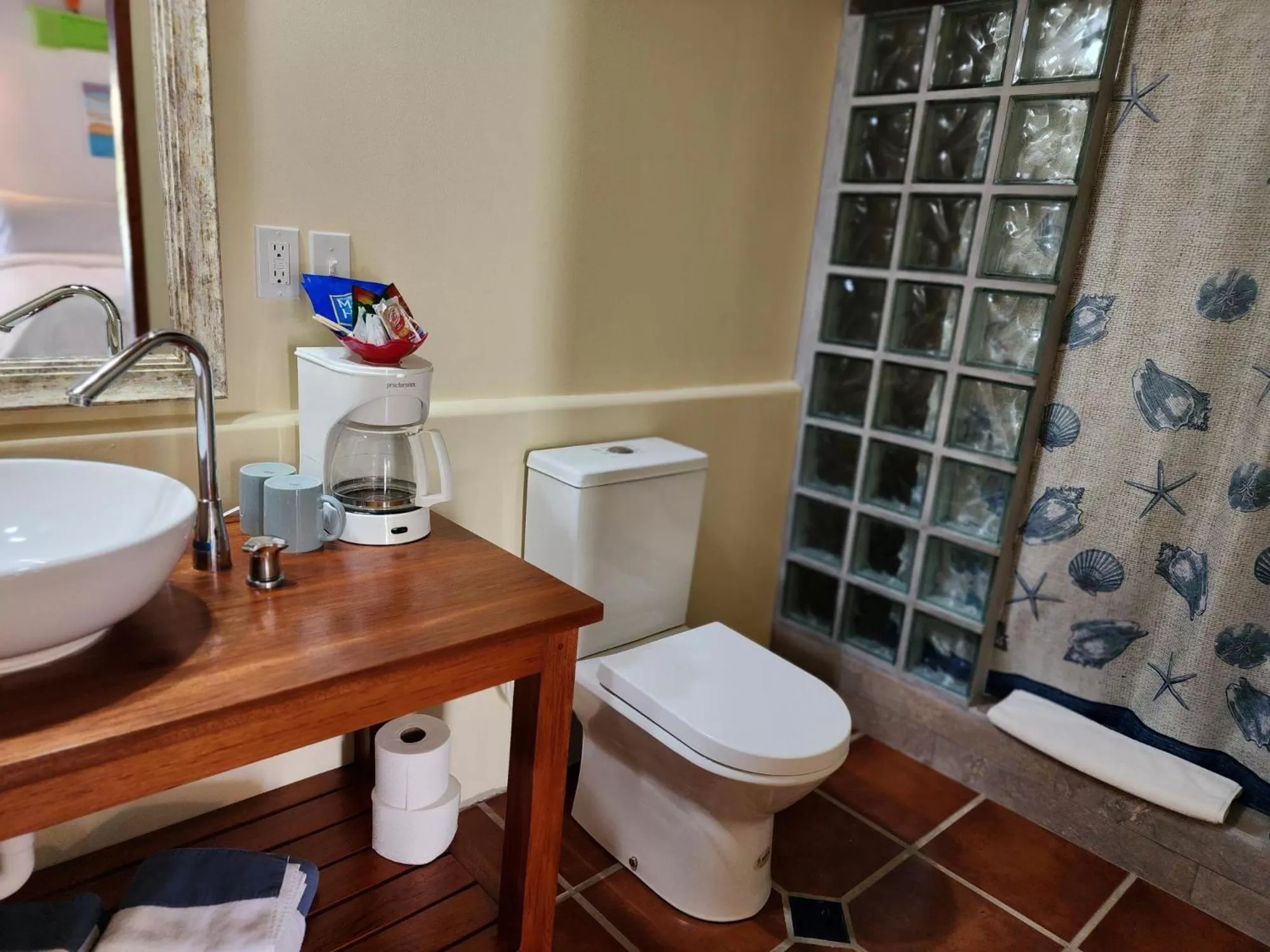 Toilet in The BNB on Triggerfish Close to the airport