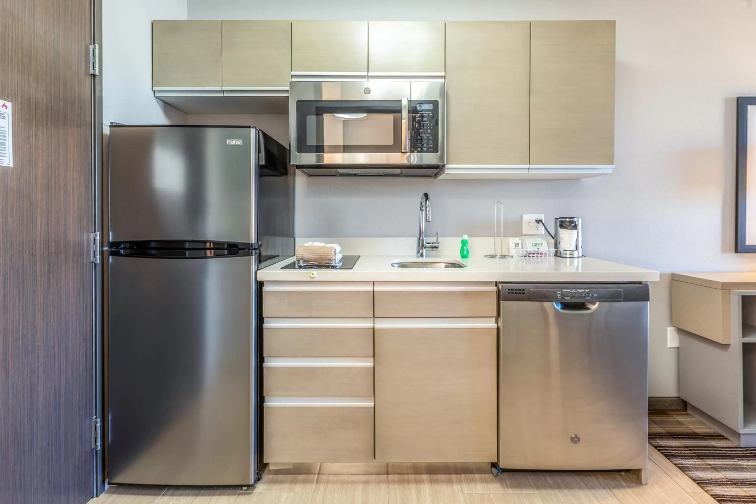 Kitchen or kitchenette in Hawthorn Extended Stay by Wyndham Loveland