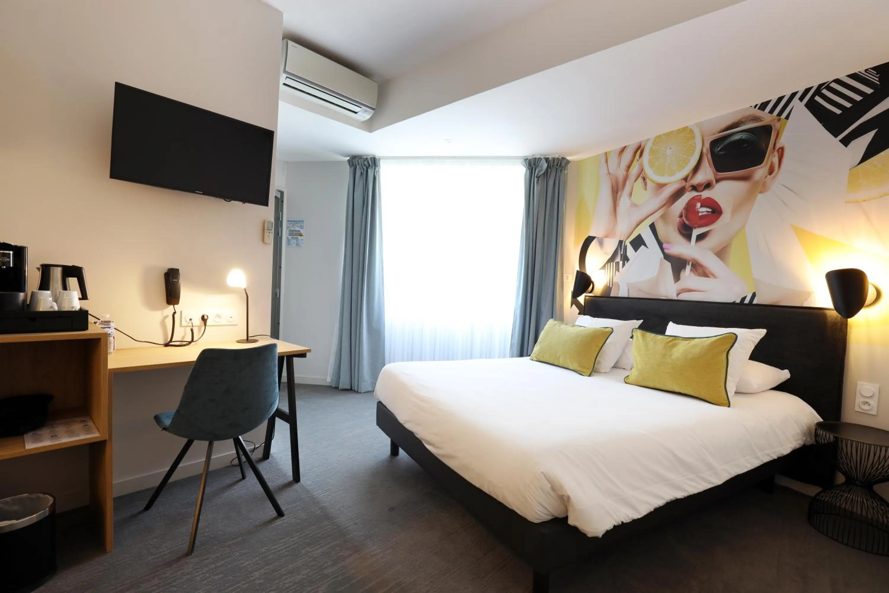 Bed in Hôtel la Capelle Millau