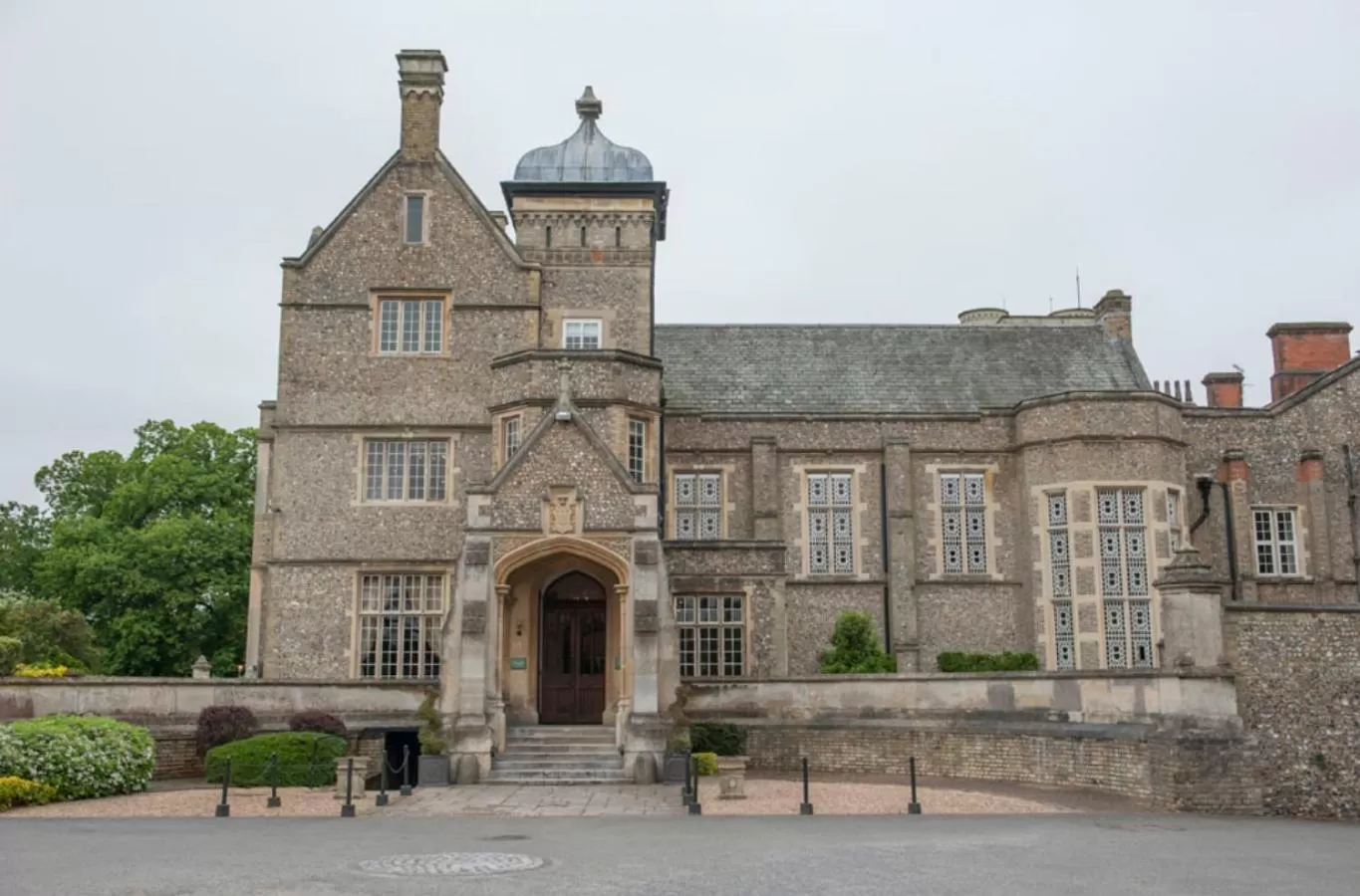 Facade/entrance in De Vere Horsley Estate