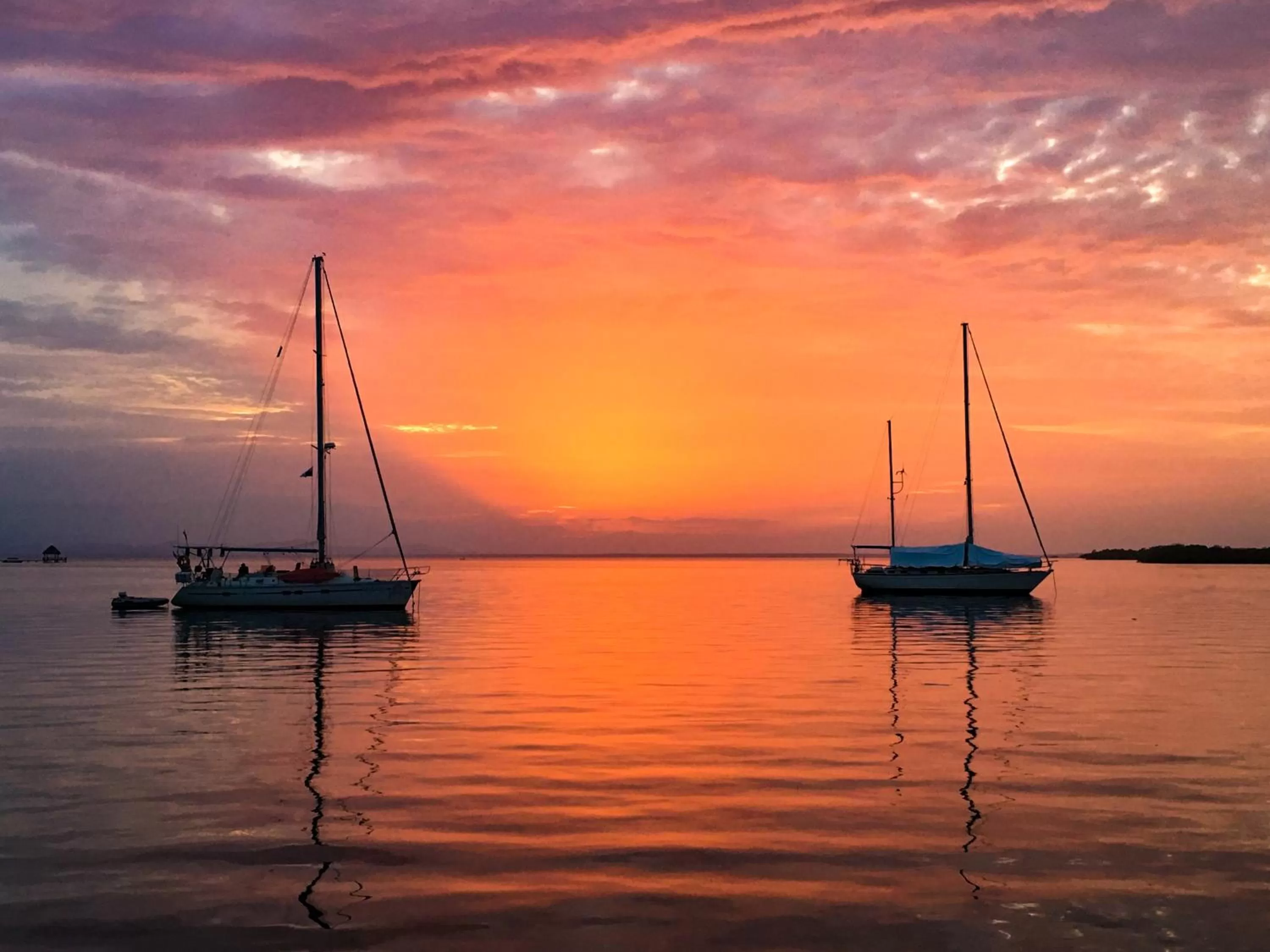 Sunset, Sunrise/Sunset in Saigon Bay Bed & Breakfast
