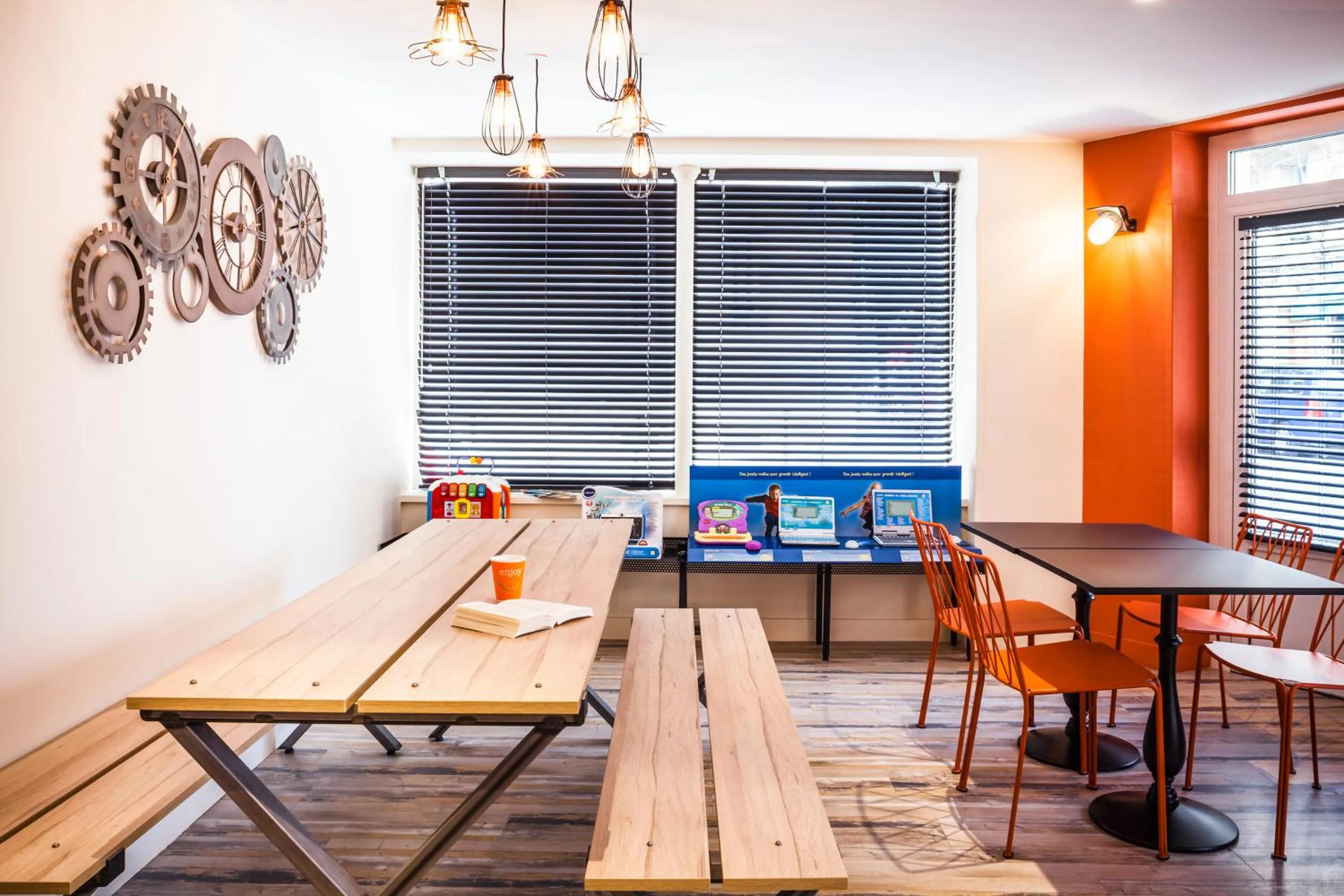 Restaurant/places to eat in ibis Styles Paris Mairie De Clichy