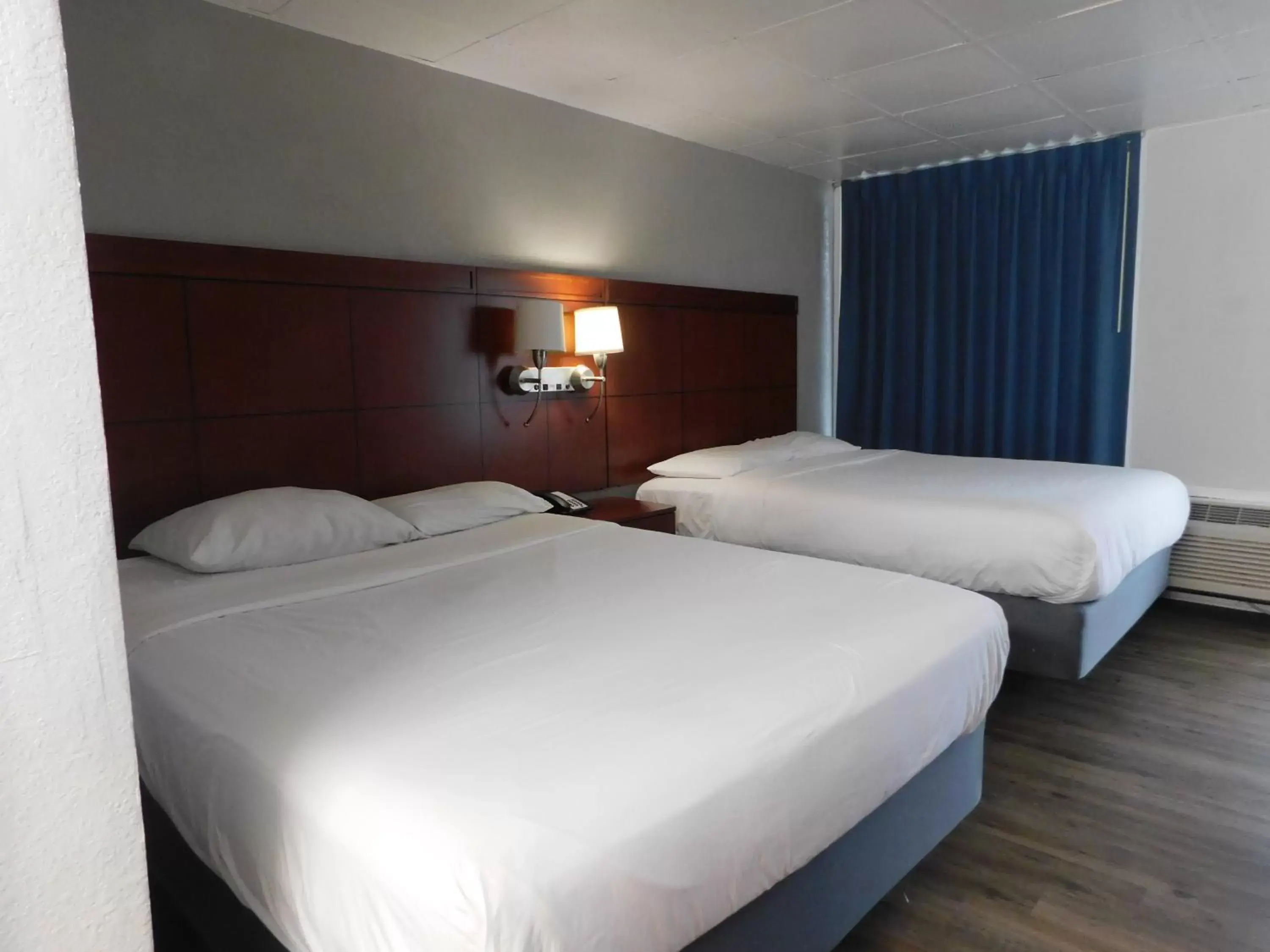 Bed in Park View Inn. Bed in Park View Inn.