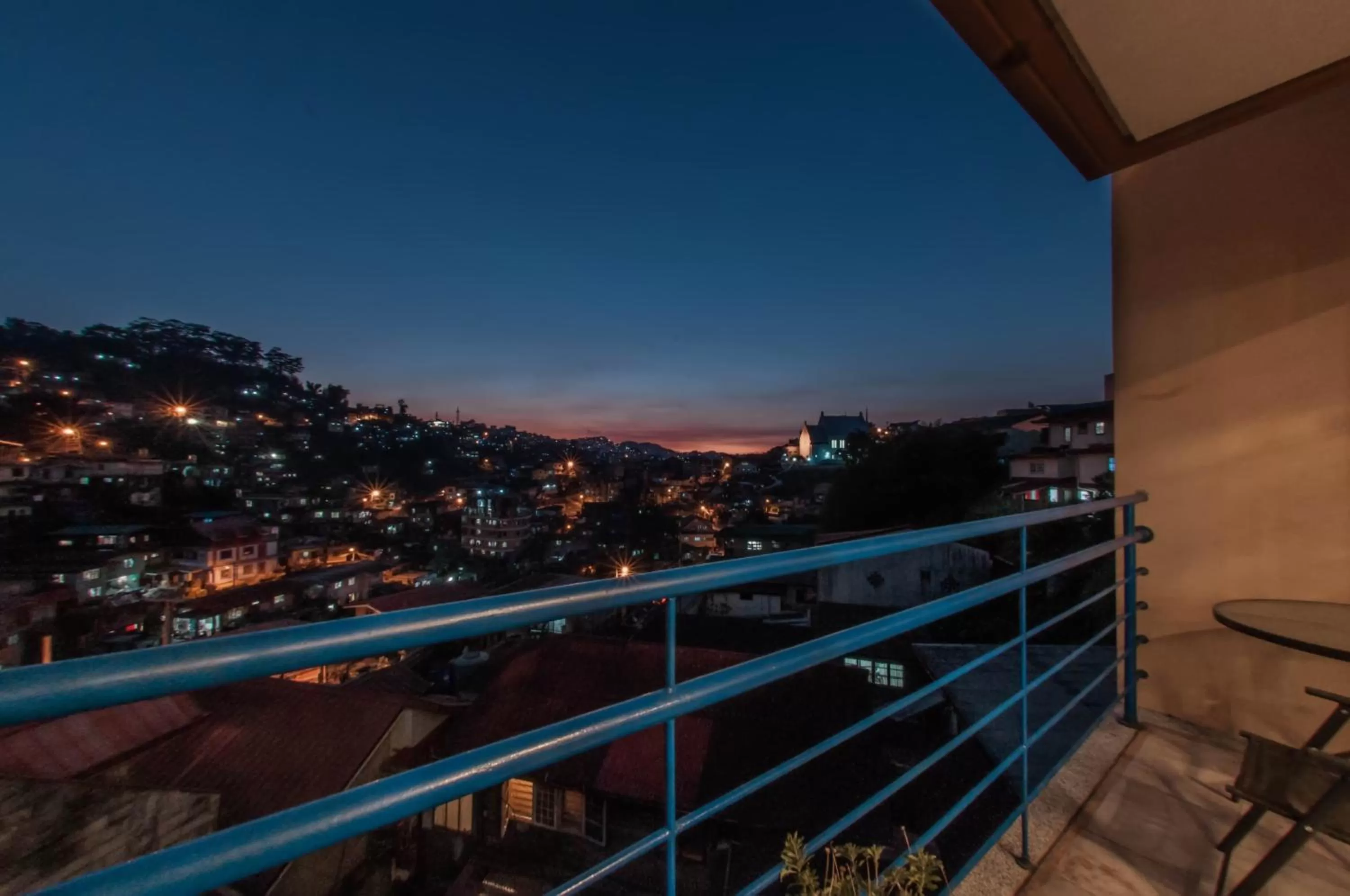 The Half House by Elmar Cabin