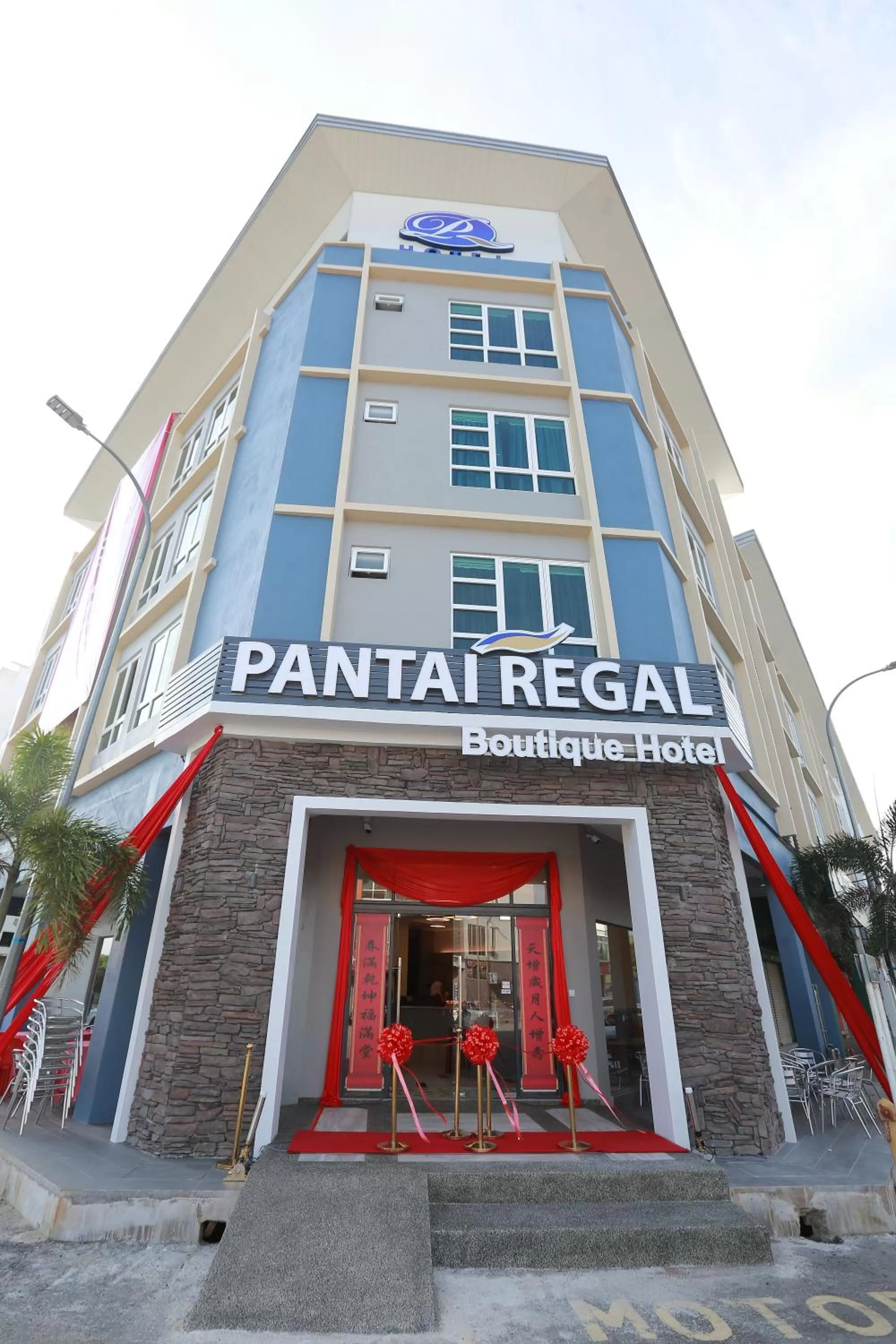 Facade/entrance in Pantai Regal Hotel
