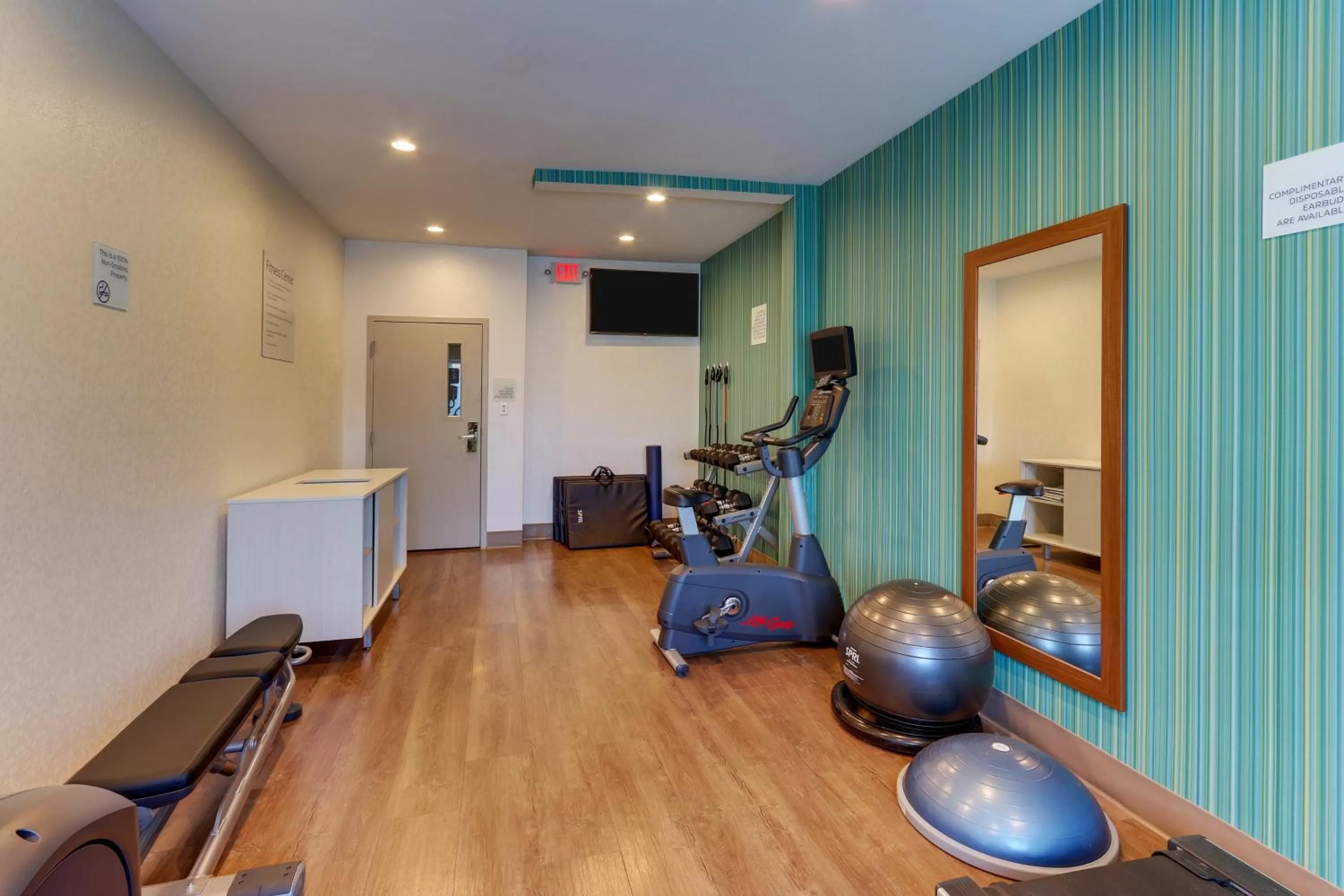 Fitness centre/facilities in Holiday Inn Express - Cincinnati North - Monroe by IHG