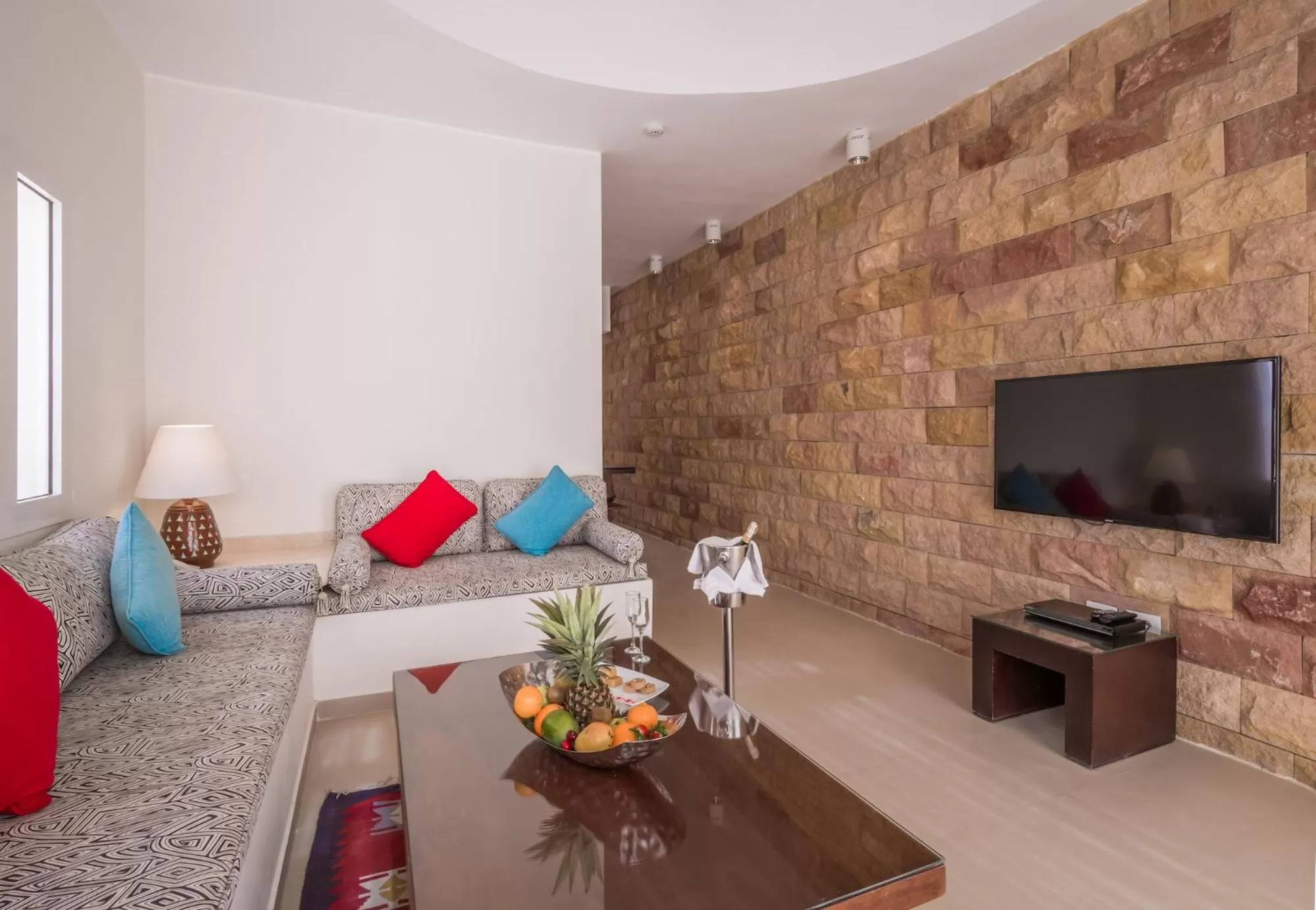 TV and multimedia in Fort Arabesque Resort, Spa & Villas