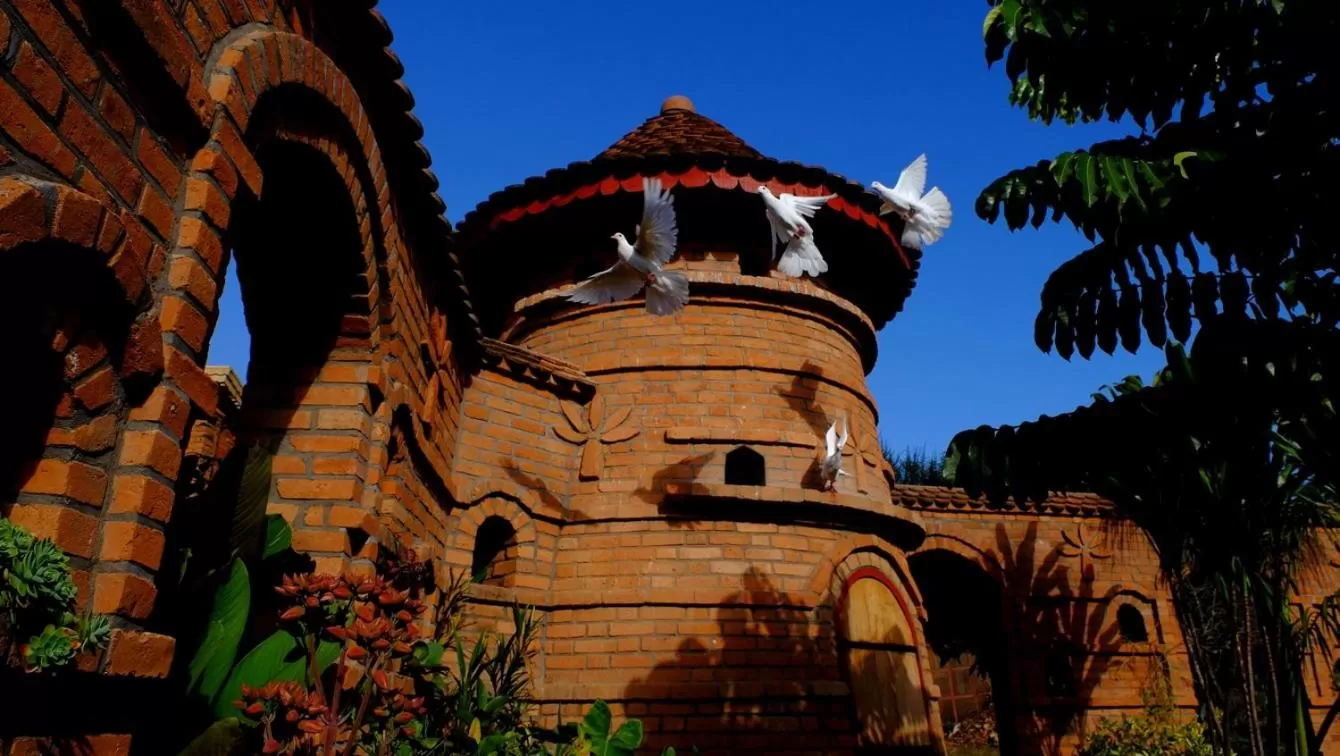 Property Building in Eco Lodge Les Chambres Du Voyageur