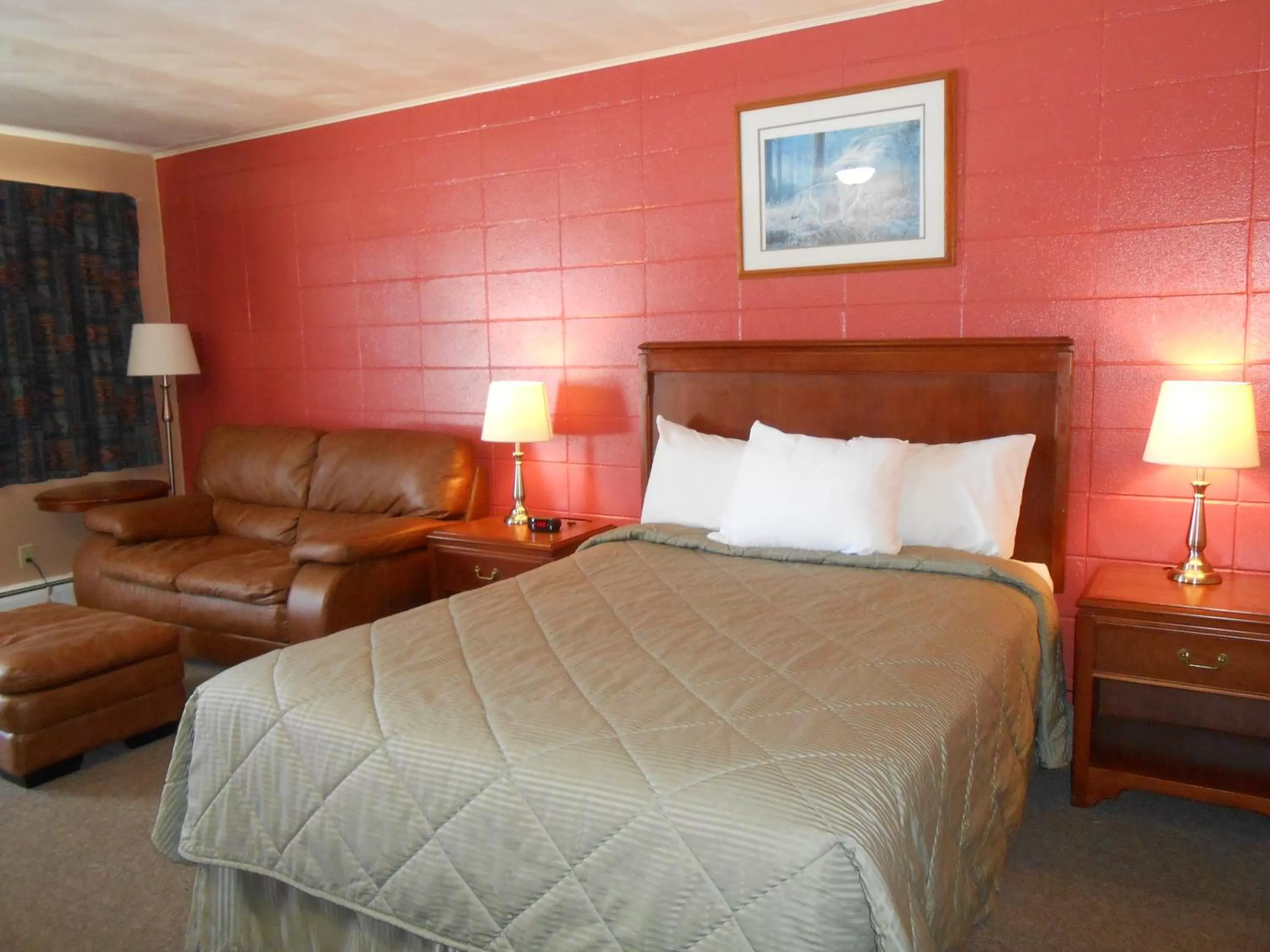 Bedroom, Bed in Aquarius Motel