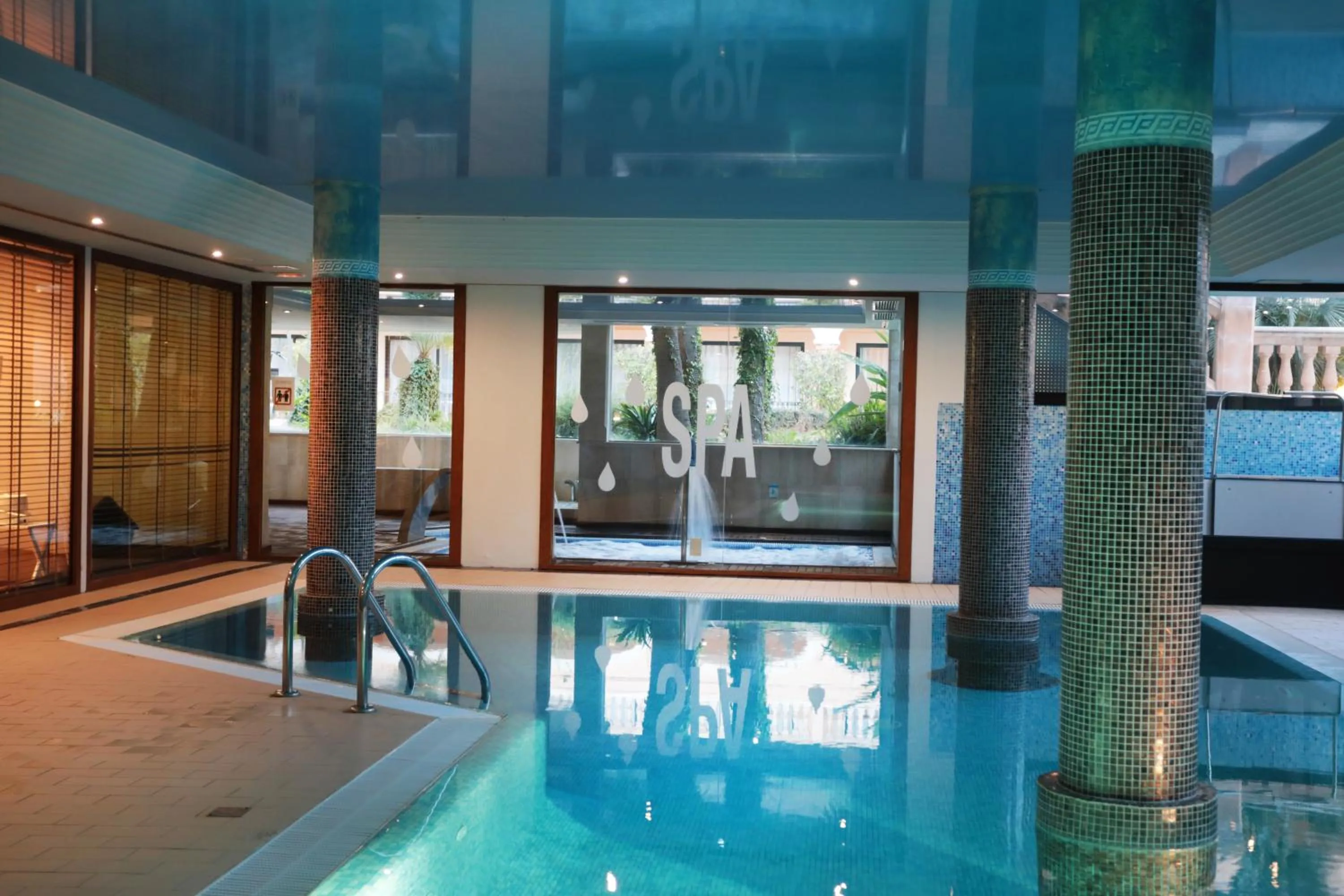 Spa and wellness centre/facilities in Mon Port Hotel & Spa