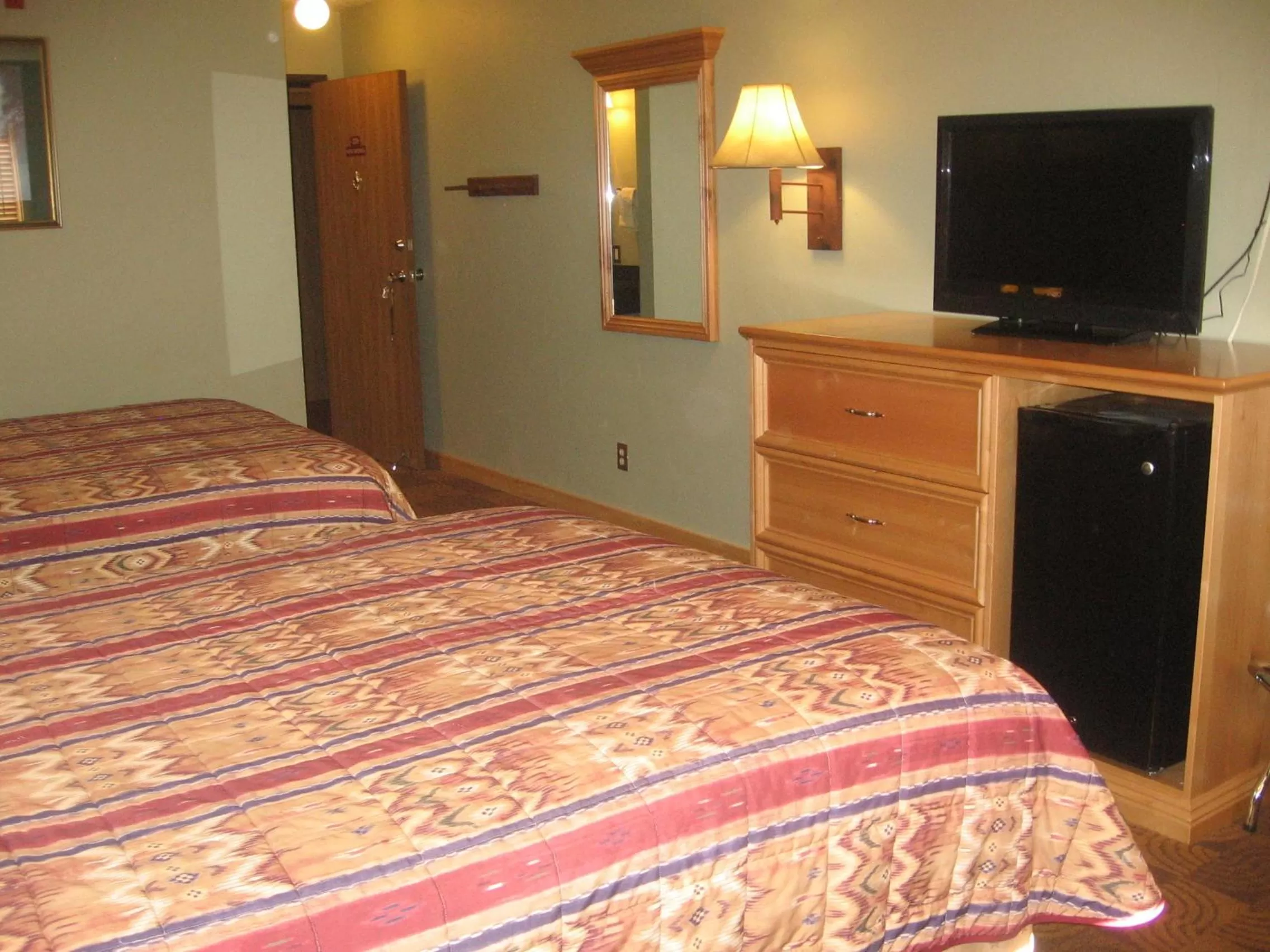 Bedroom, Bed in New Summit Inn