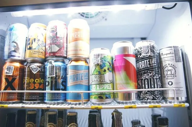 Kinnon Deluxe Hostel Coworking Cafe