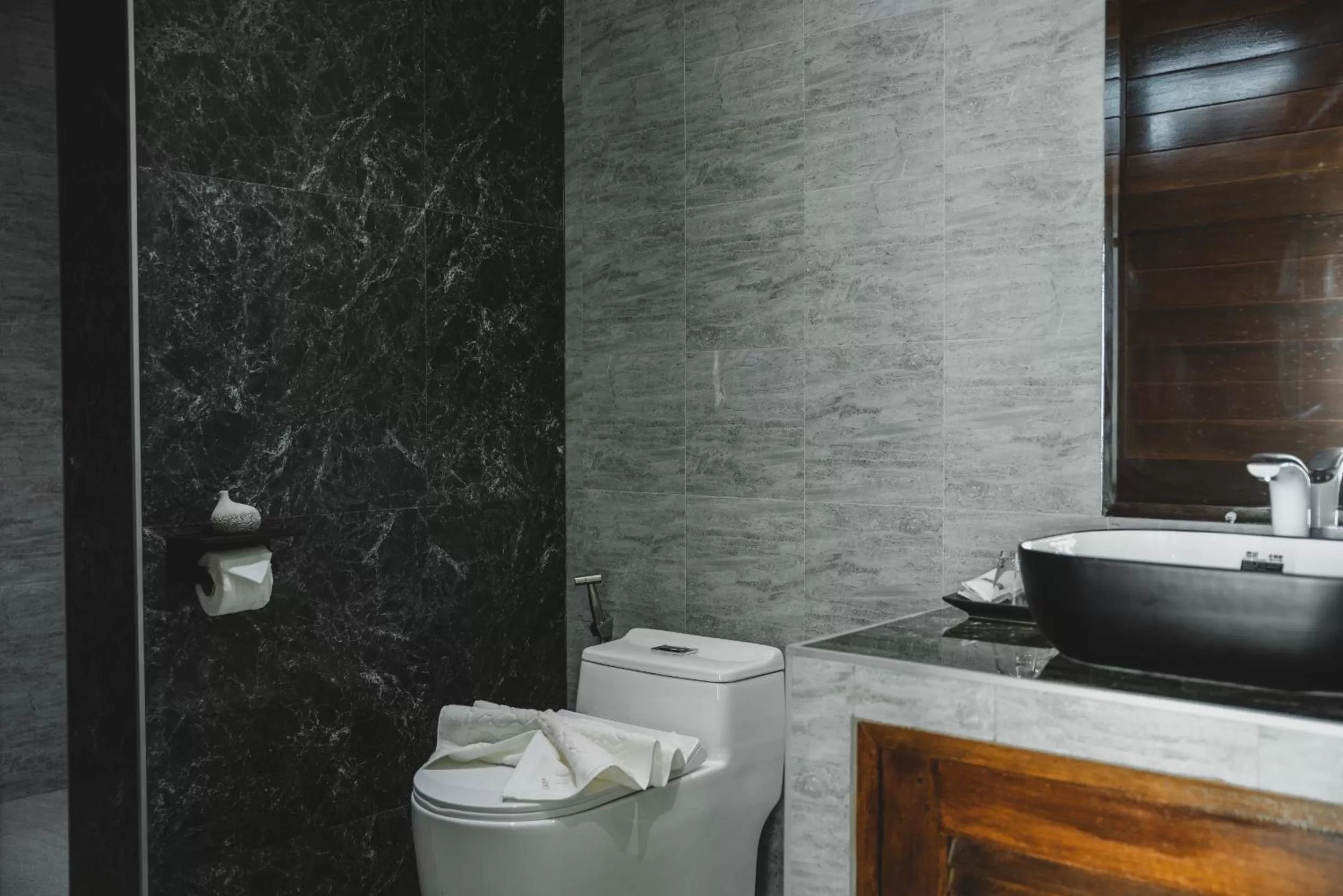 Toilet in Arun Dara Villa