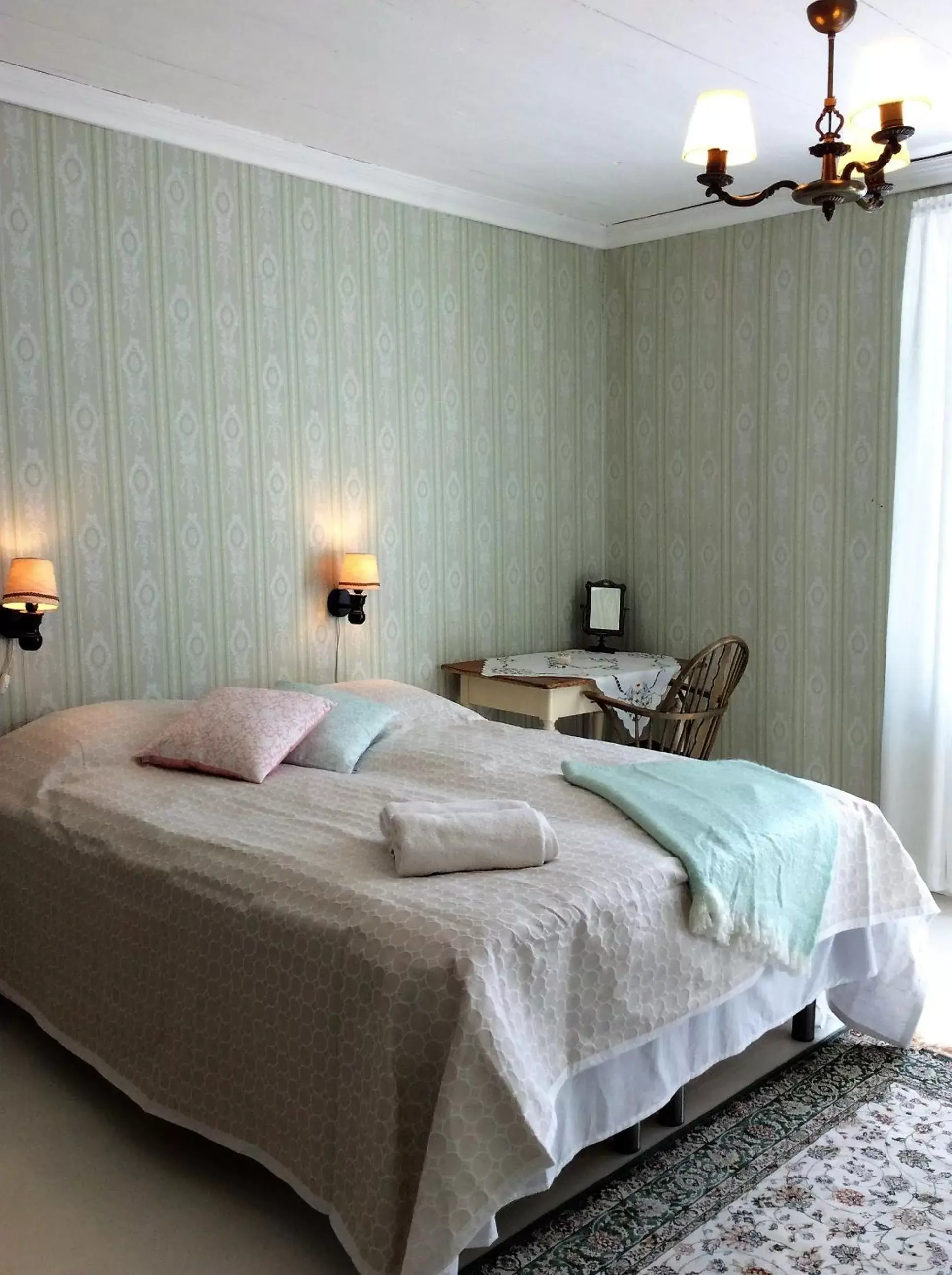 Triple Room - single occupancy in Tiittalan Kartano Triple Room - single occupancy in Tiittalan Kartano