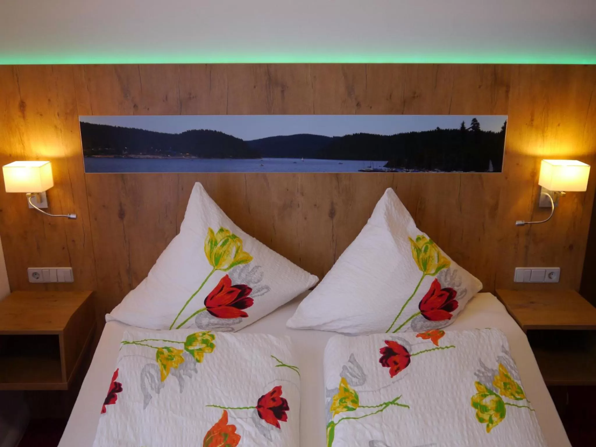 Bedroom, Bed in Gästehaus Café Heck Titisee