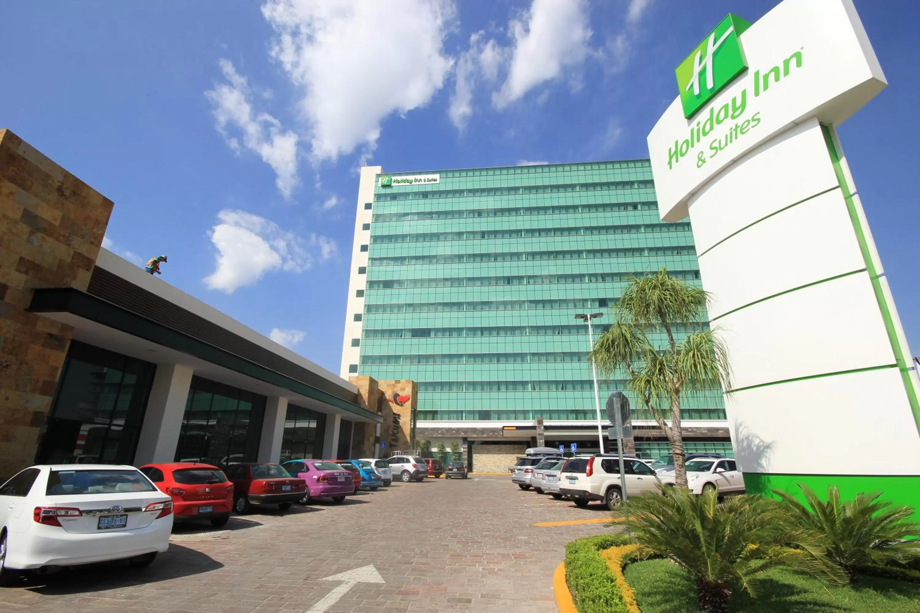Property building in Holiday Inn & Suites Plaza Mayor by IHG