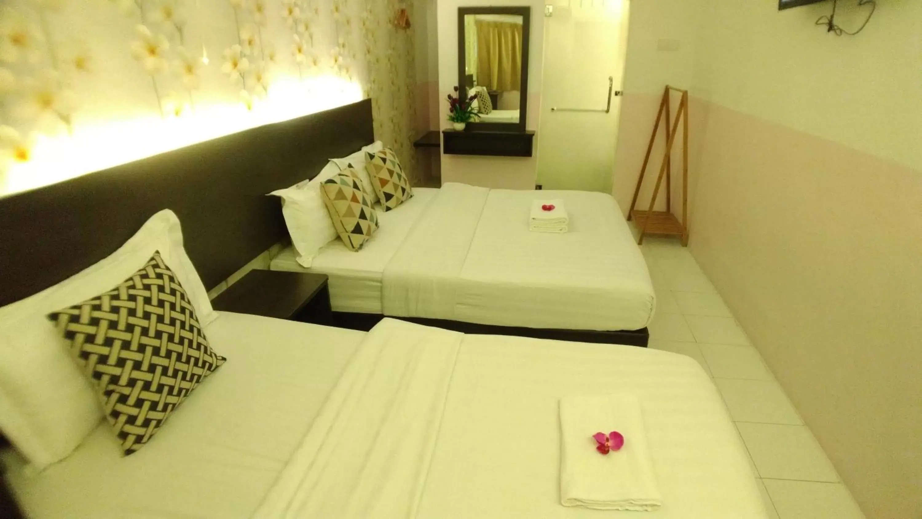 Family Room in Apple 1 Hotel Gurney Family Room in Apple 1 Hotel Gurney