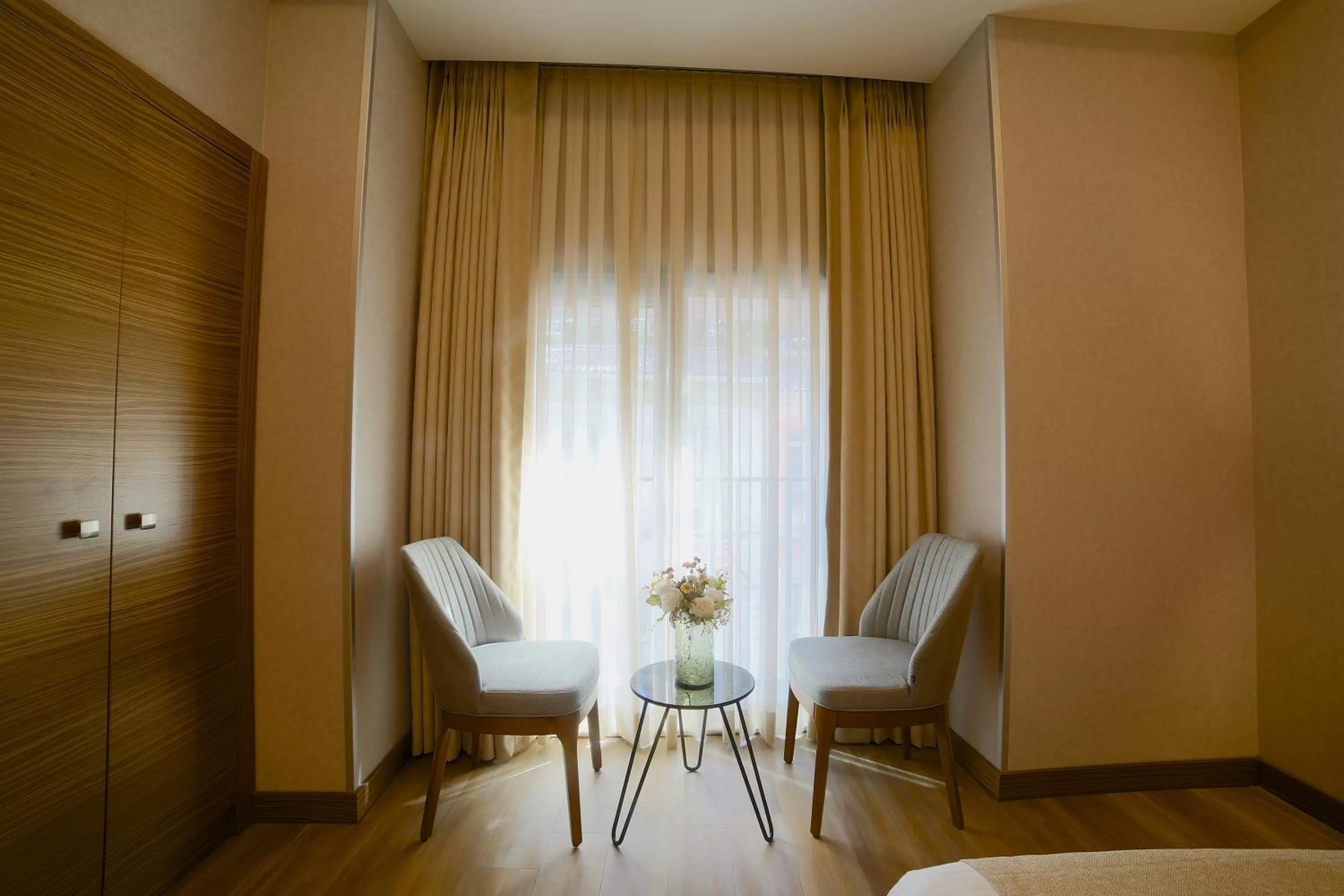 Seating area in Erboy Hotel Istanbul Sirkeci