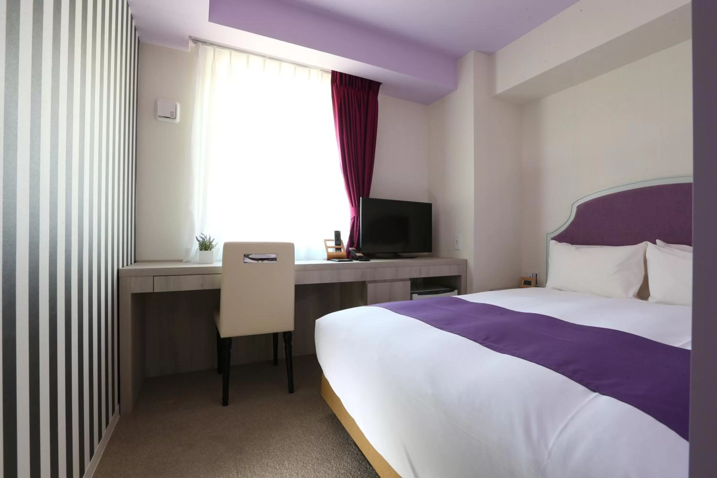 Photo of the whole room, Bed in Hotel Wing International Select Nagoya Sakae