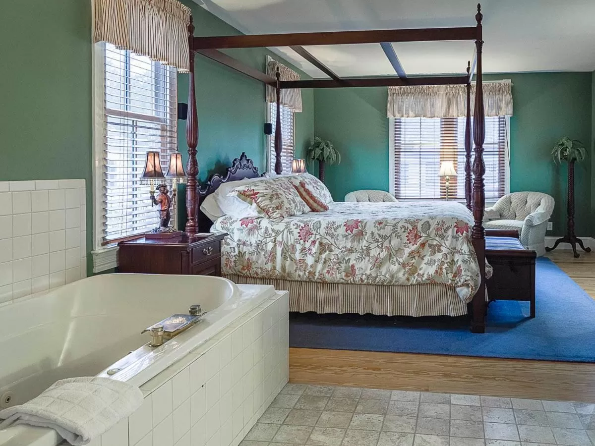 Bed in George Brooks House B&B