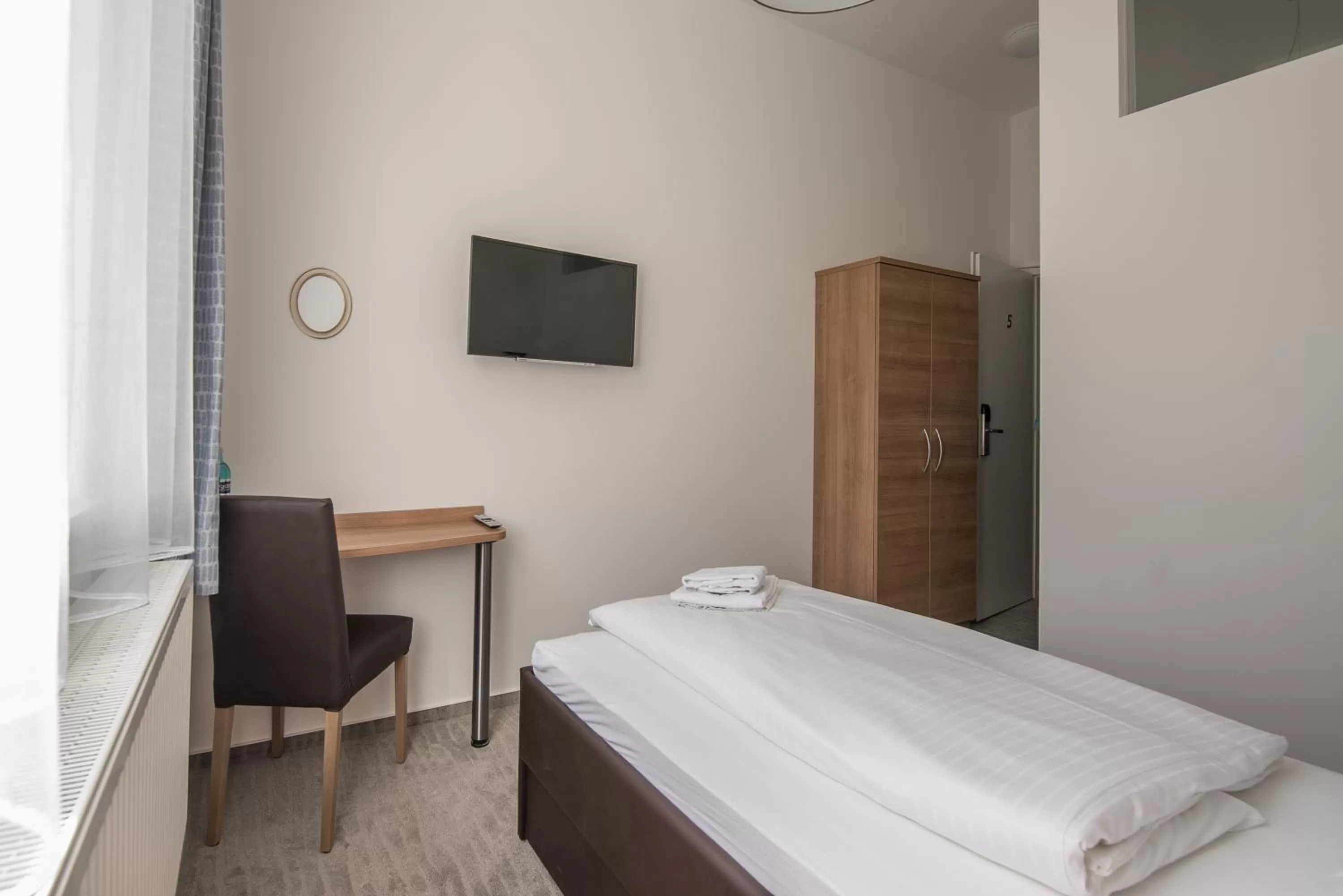 TV and multimedia, Bed in Boutique-Hotel Kronenstuben