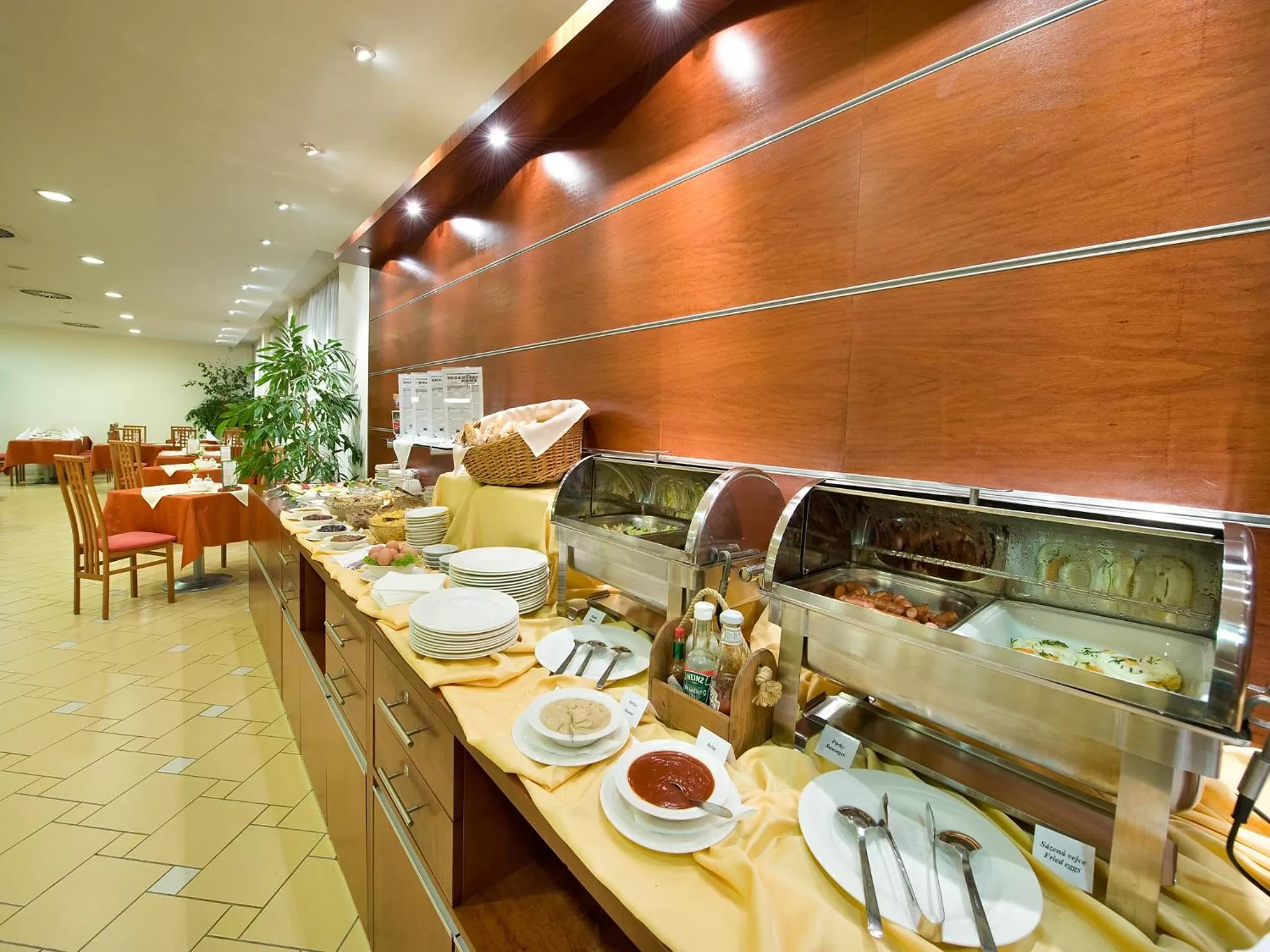 Buffet breakfast in Ramada Airport Hotel Prague