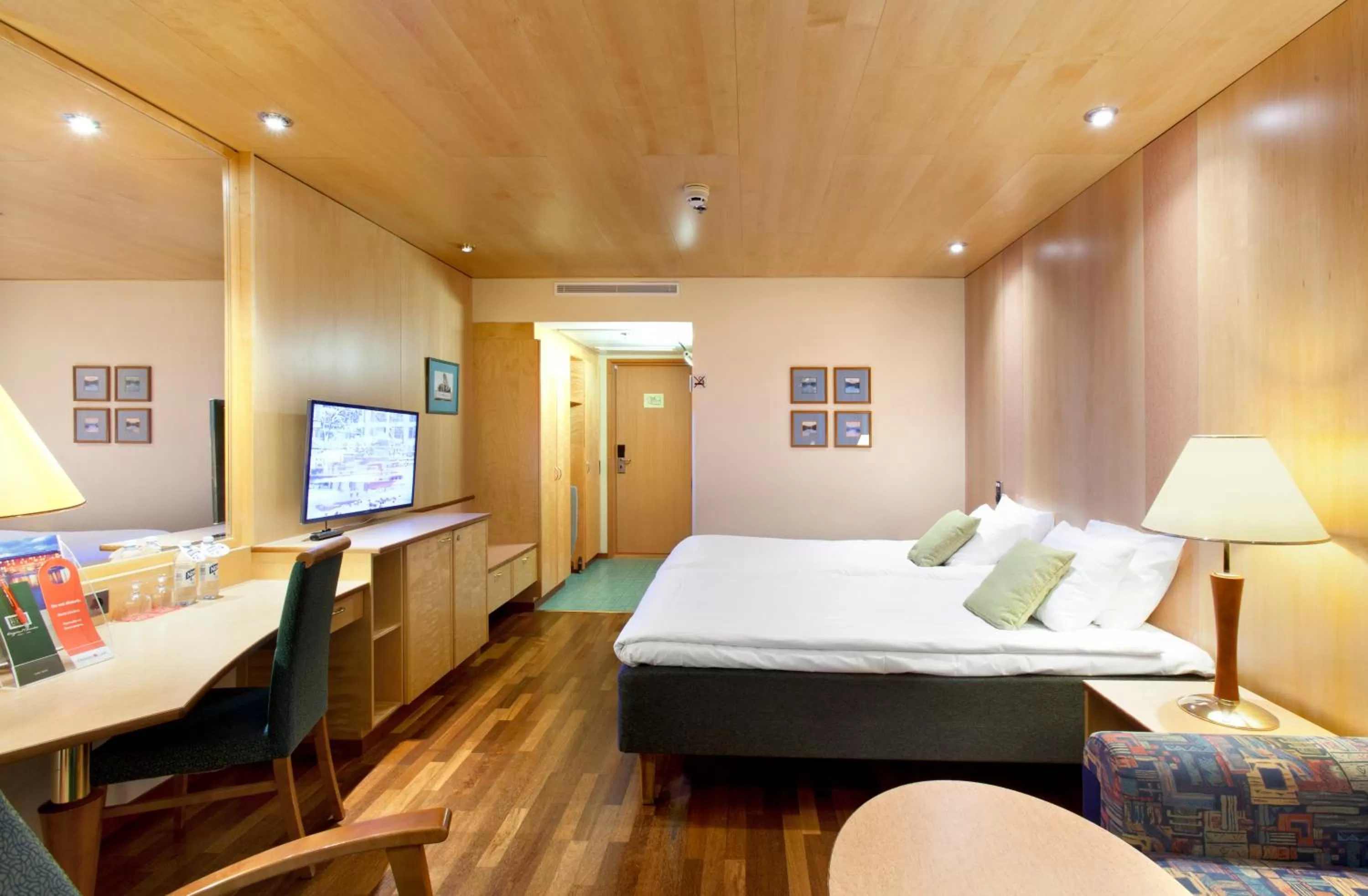 Photo of the whole room, Bed in Holiday Club Tampereen Kehräämö