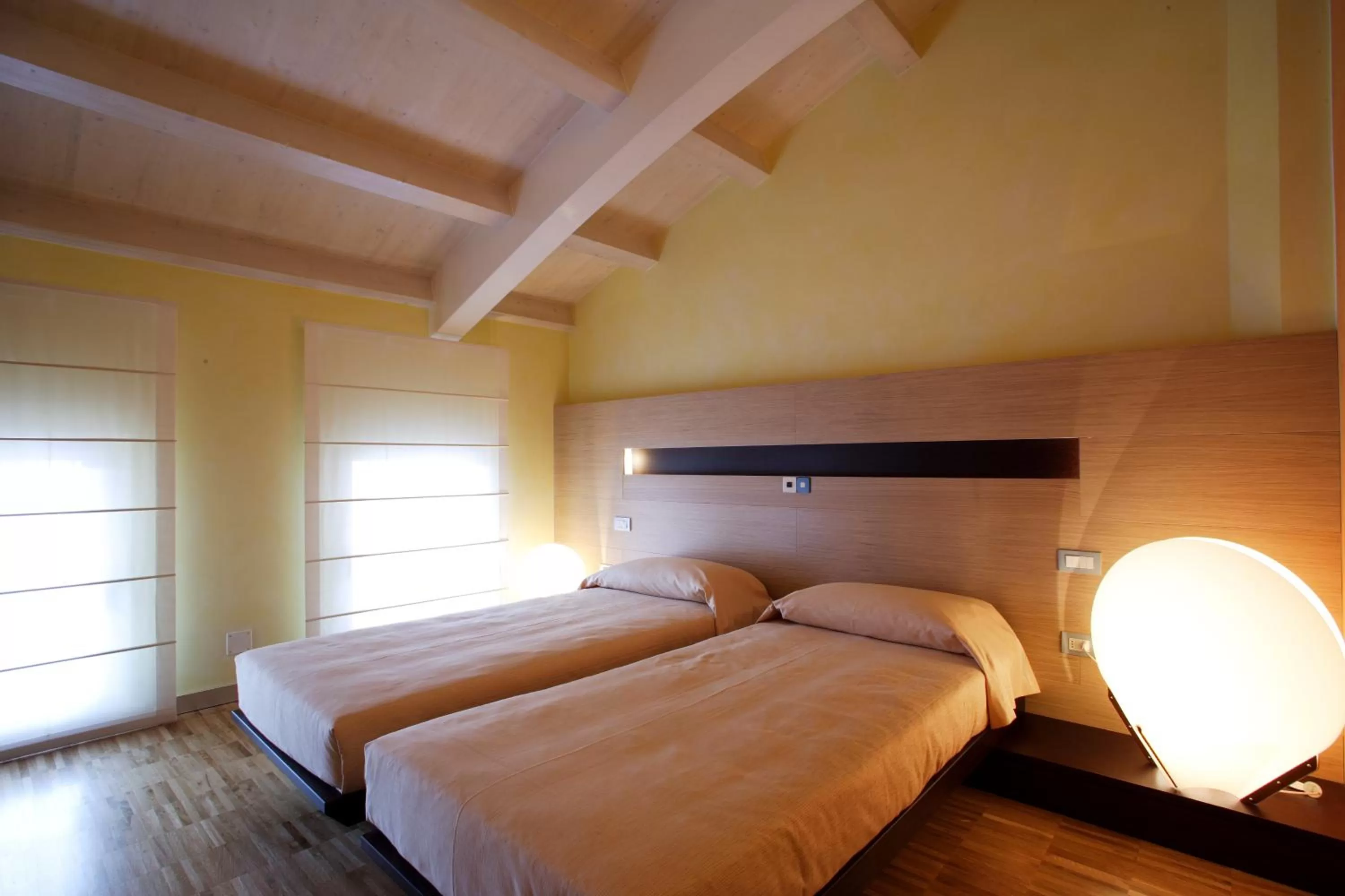 Bedroom, Bed in Allegria