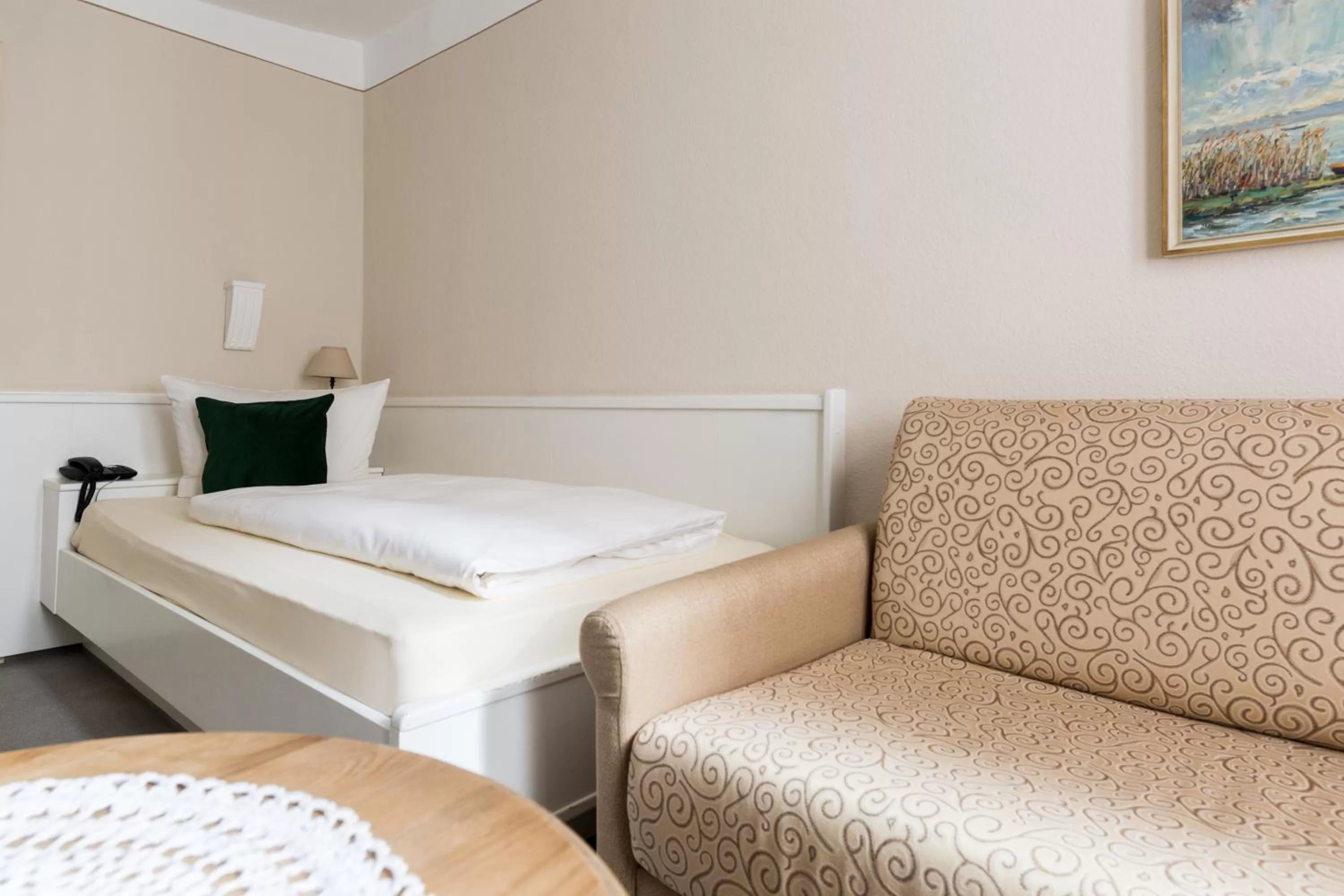 Photo of the whole room, Bed in Hotel Löwen-Weinstube