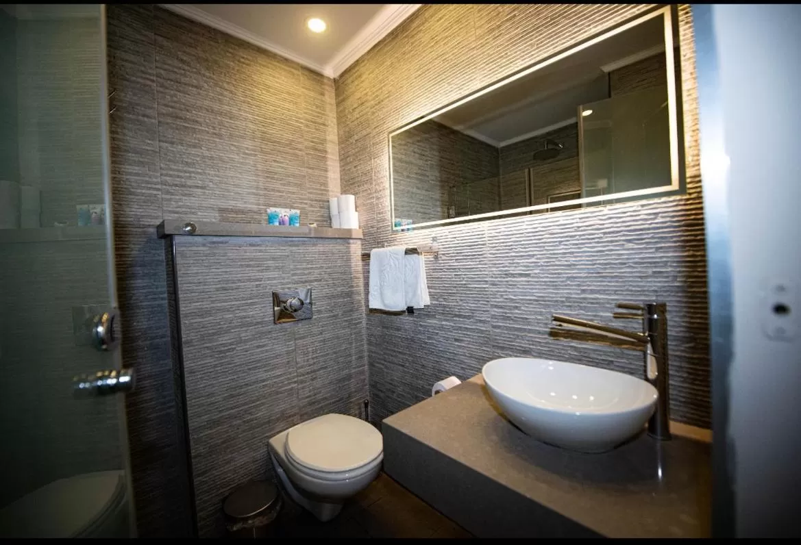 Bathroom in The MAZ Jerusalem