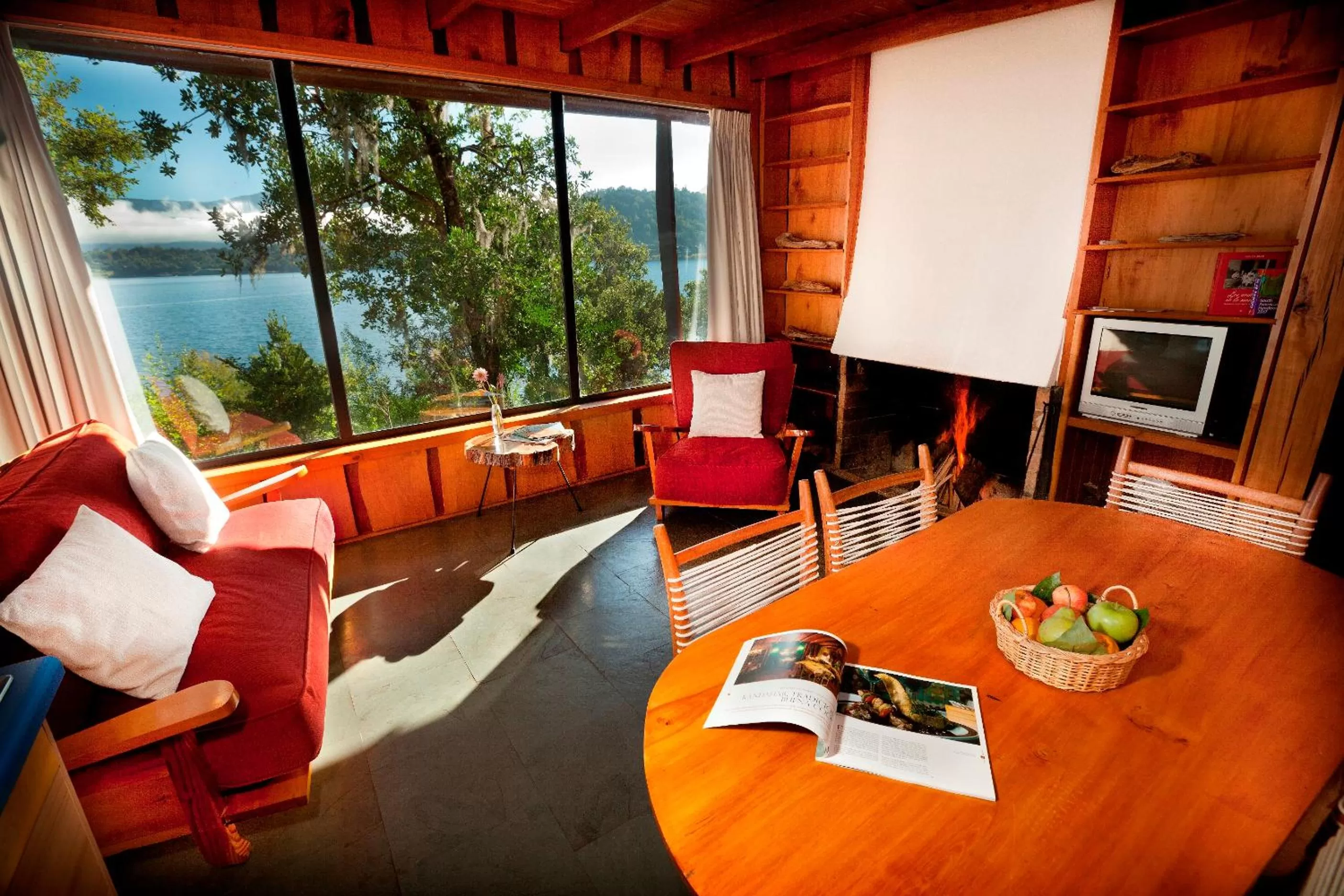 Kitchen or kitchenette, Seating Area in Hotel Antumalal