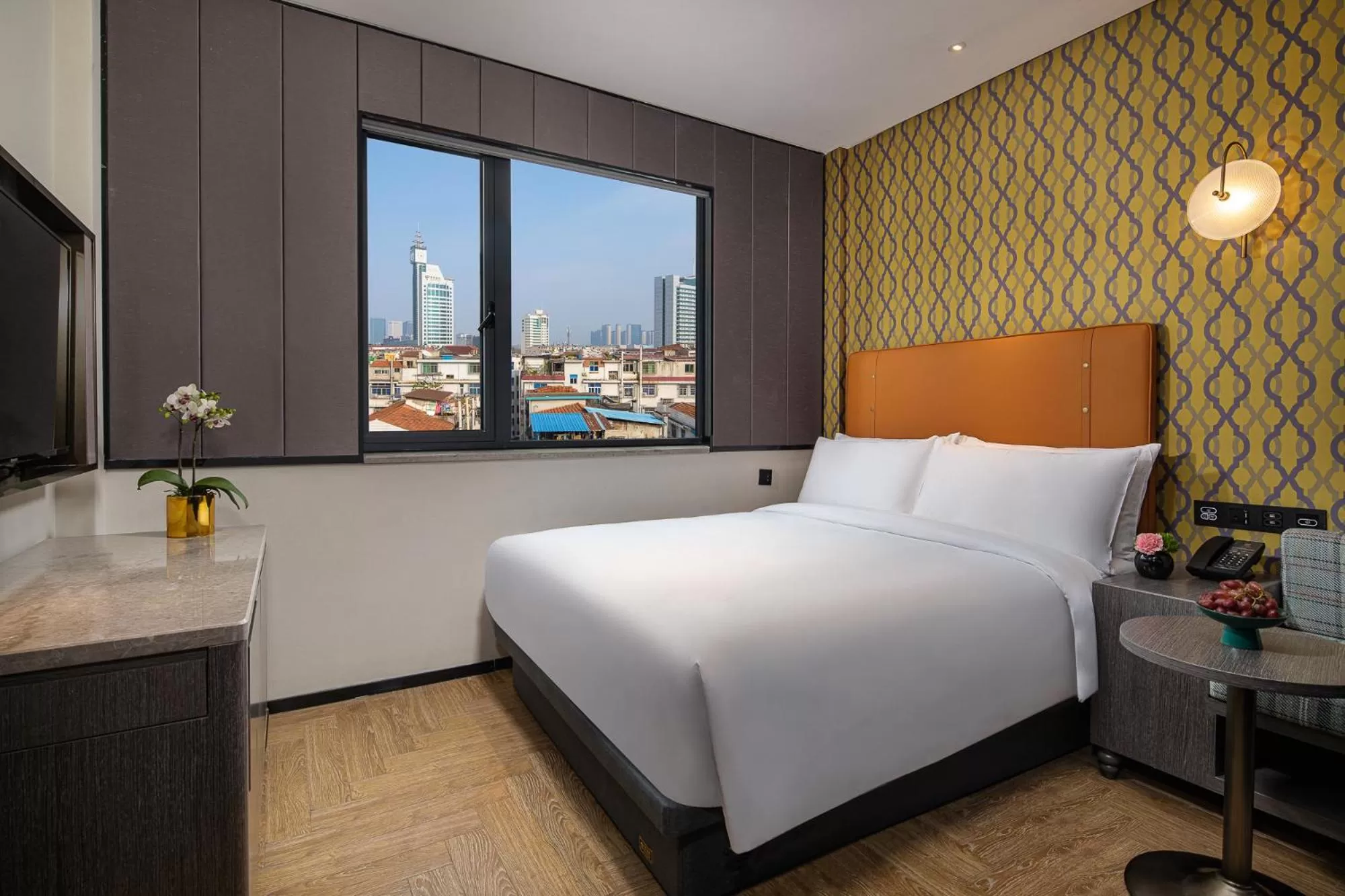 Photo of the whole room, Bed in Kasion Pugis Hotel