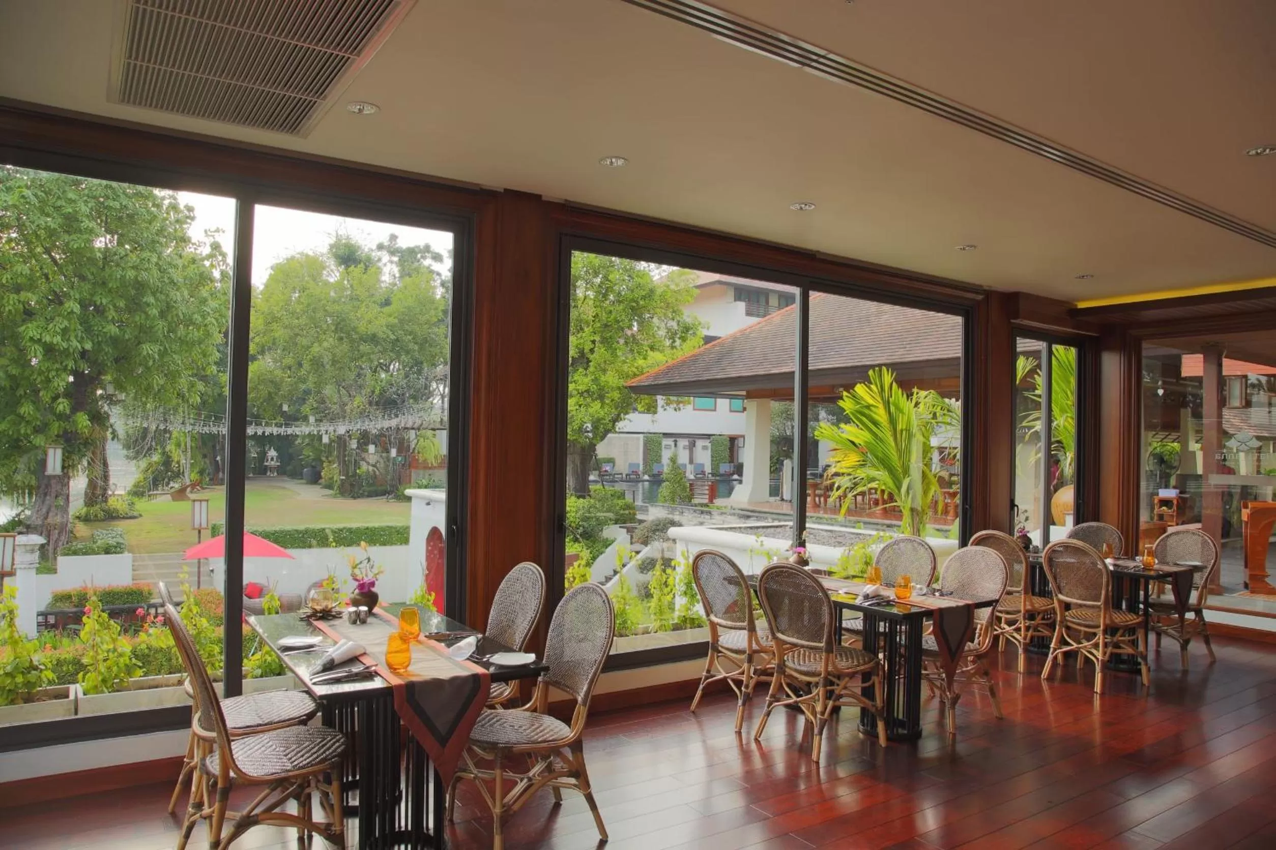 Restaurant/places to eat in RatiLanna Riverside Spa Resort