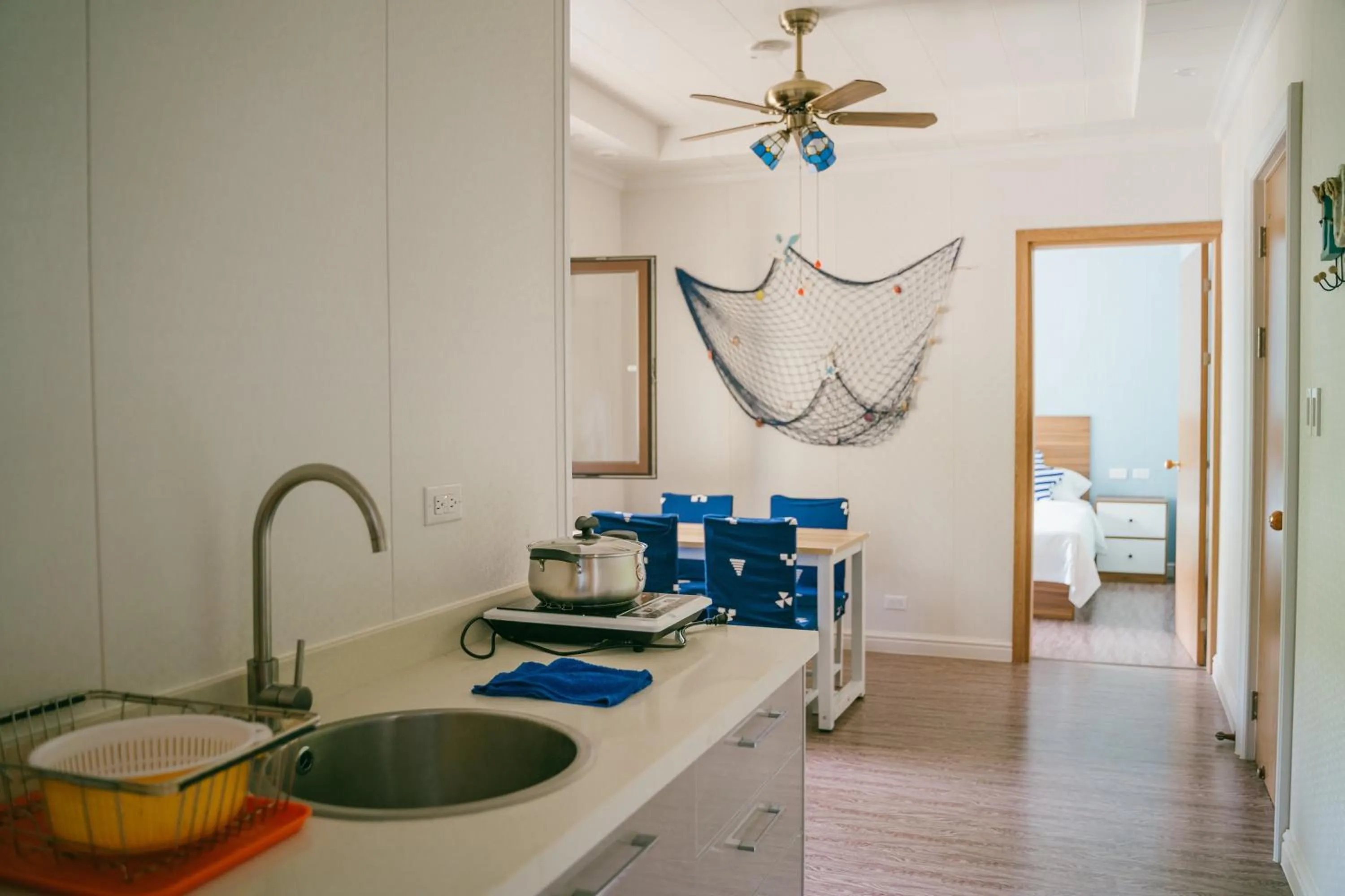 Kitchen or kitchenette, Bed in Saipan Emerald Villa