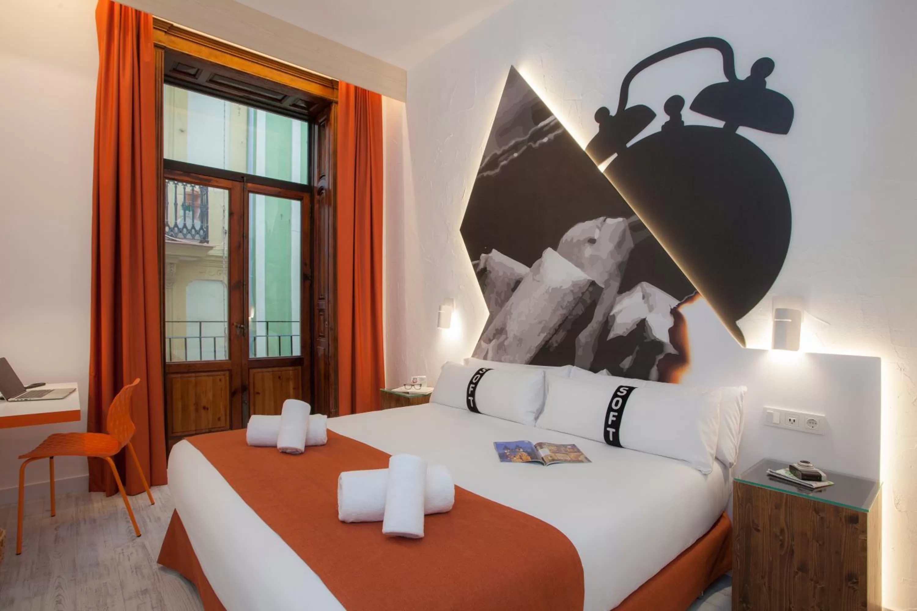 Photo of the whole room, Bed in Casual Socarrat Valencia - Adults Only