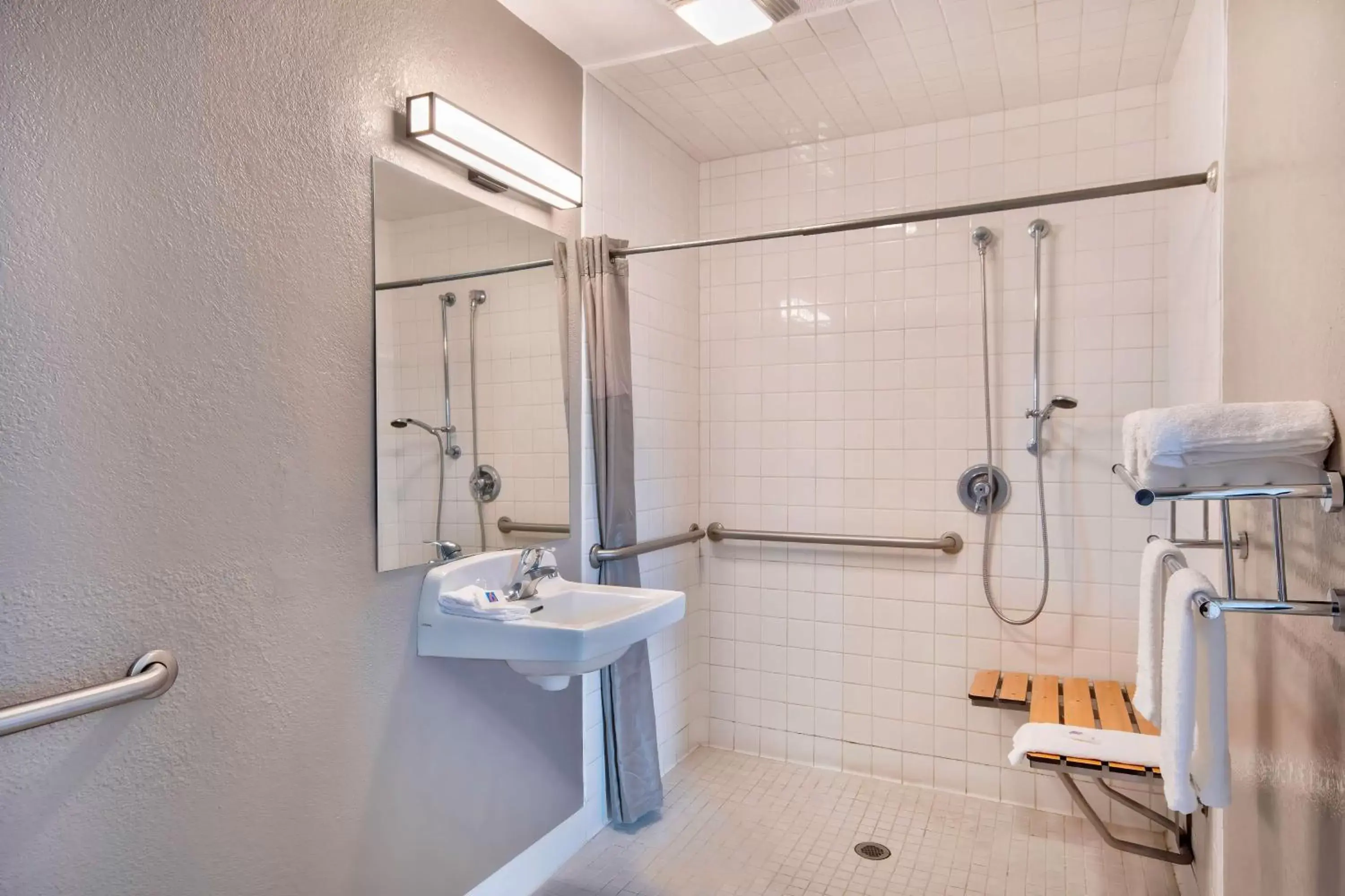 Queen Room with Two Queen Beds - Disability Access in Motel 6-Marina, CA - Monterey Queen Room with Two Queen Beds - Disability Access in Motel 6-Marina, CA - Monterey