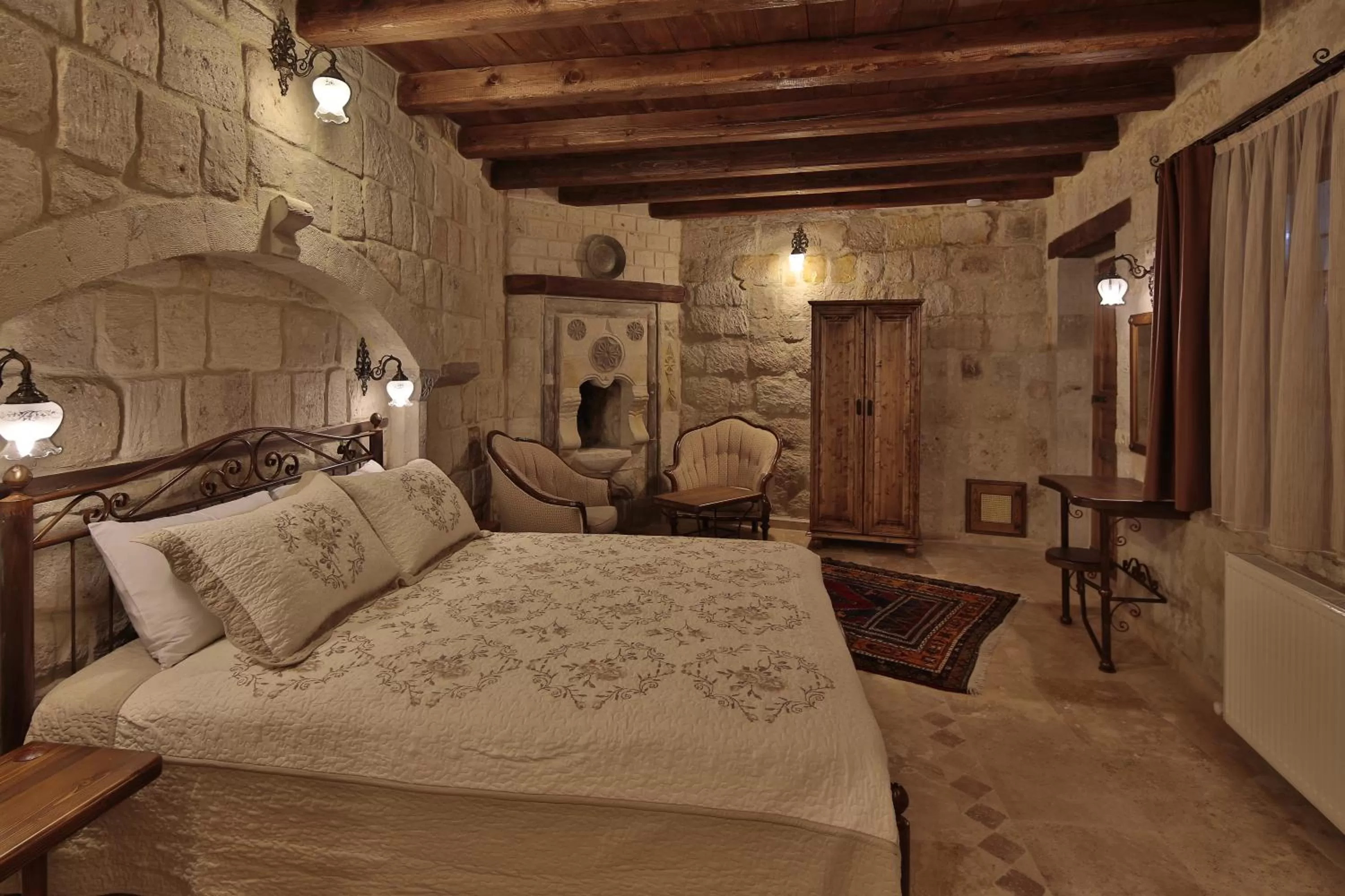 Property building, Bed in Vista Cave Hotel