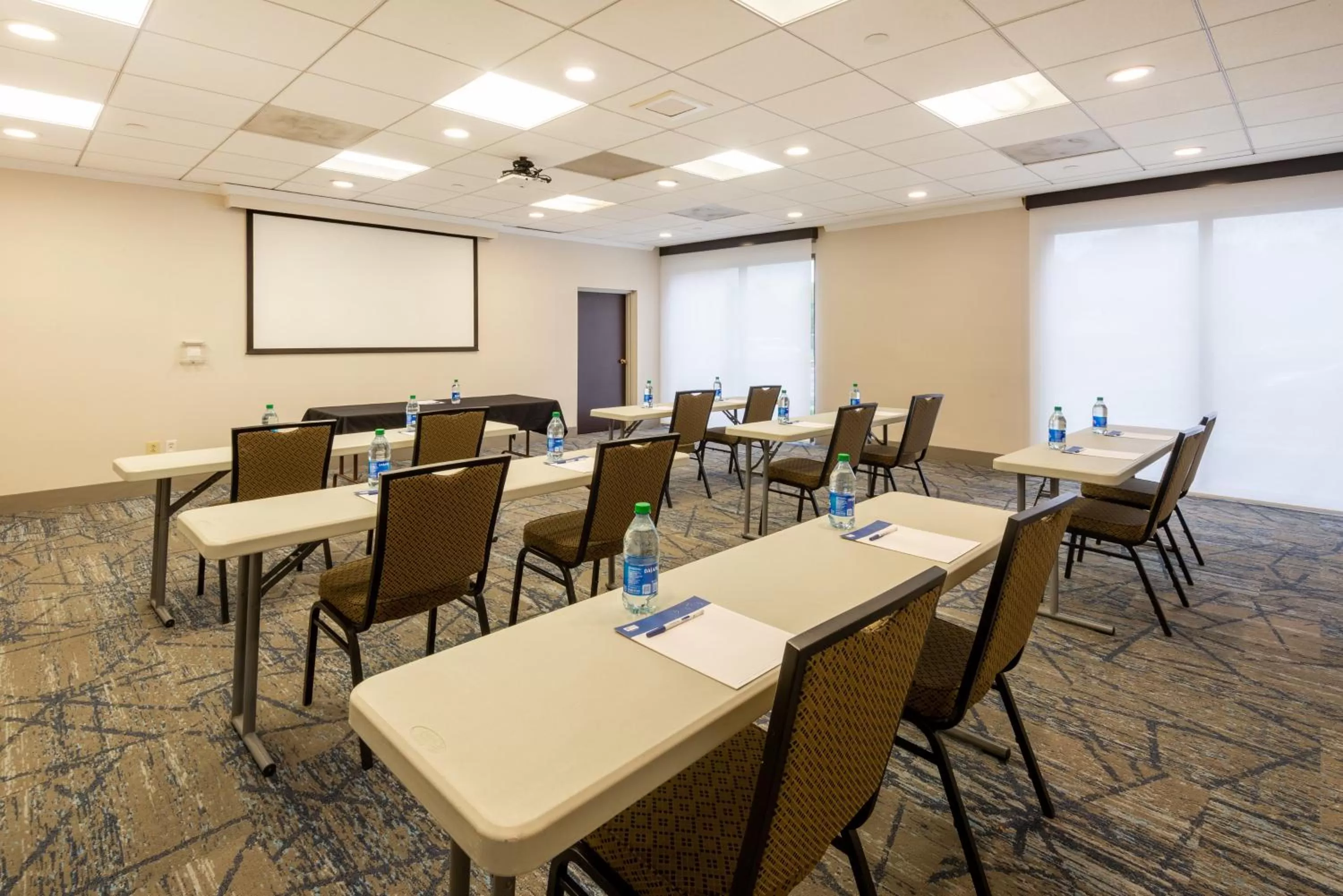 Meeting/conference room in Holiday Inn Express Philadelphia NE-Bensalem by IHG