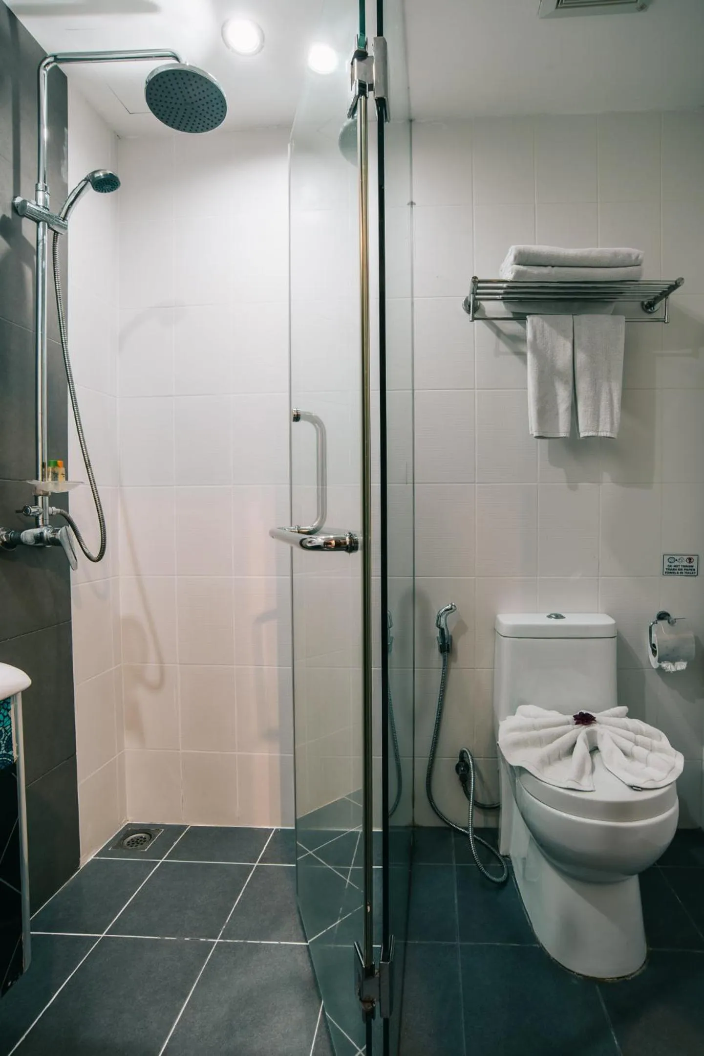 Bathroom in iCheck inn Central Patong