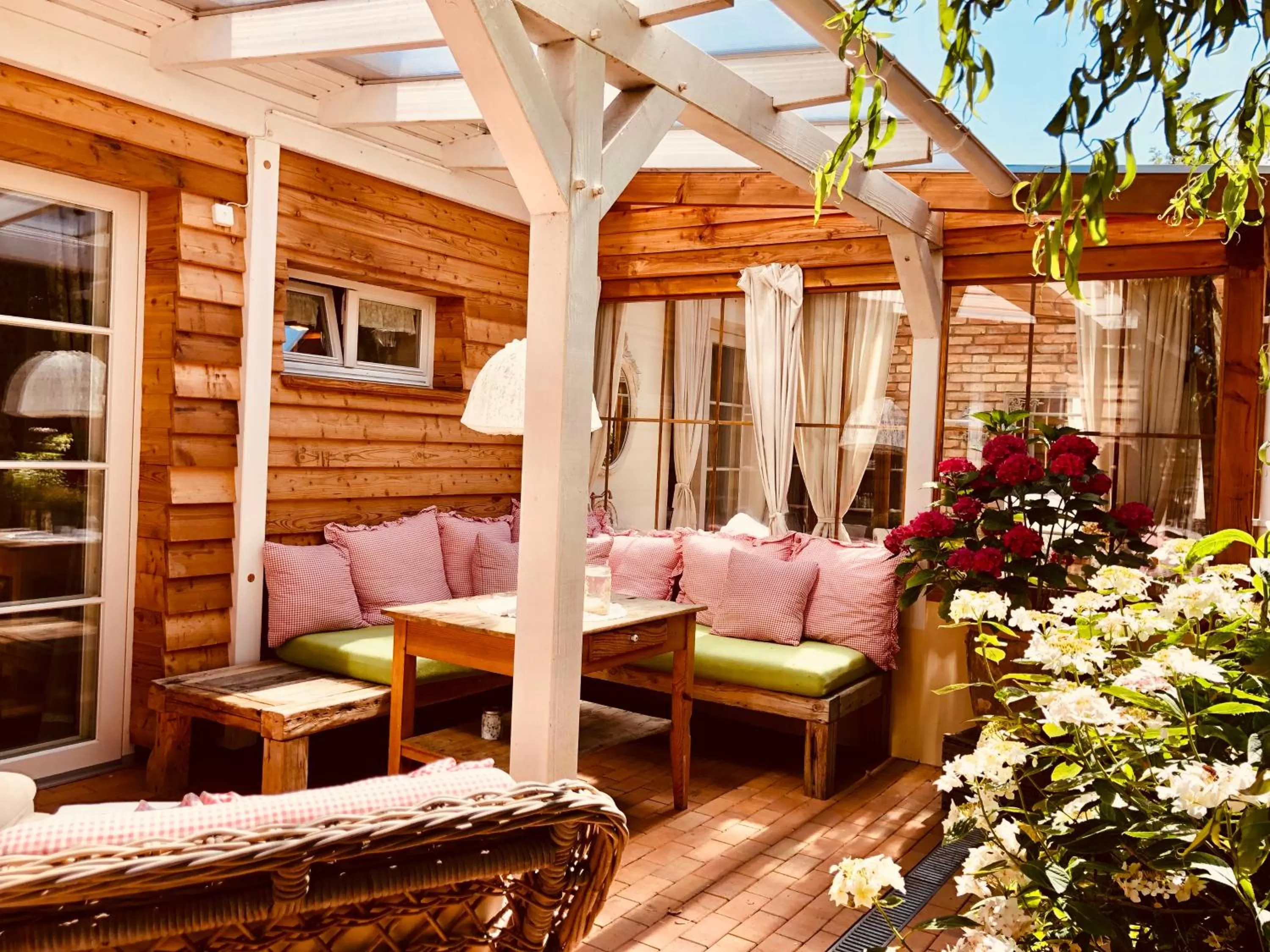 Balcony/Terrace, Seating Area in Weißt Du noch - Gästehäuser & Suiten