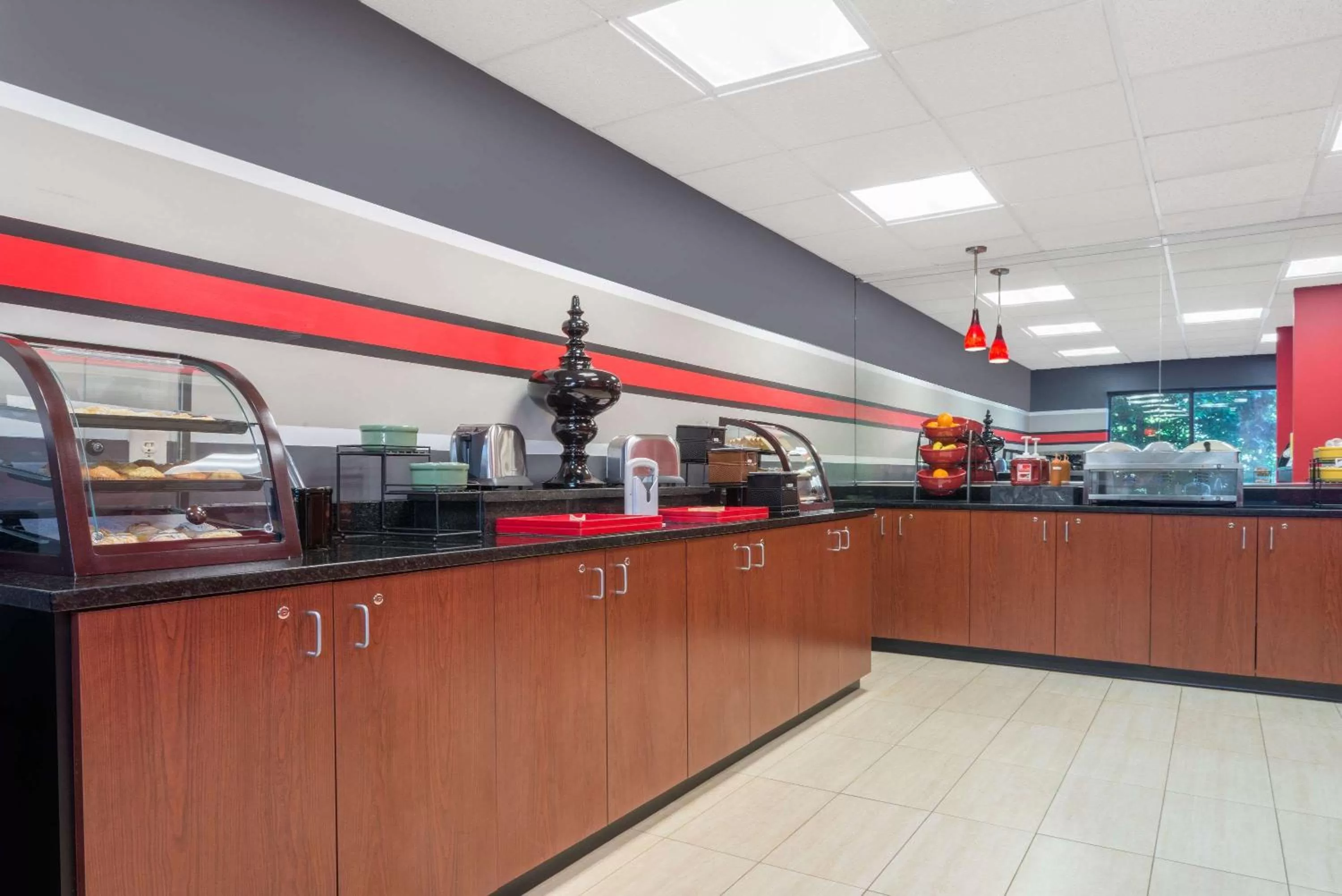 Restaurant/places to eat in Ramada by Wyndham Catlettsburg Ashland