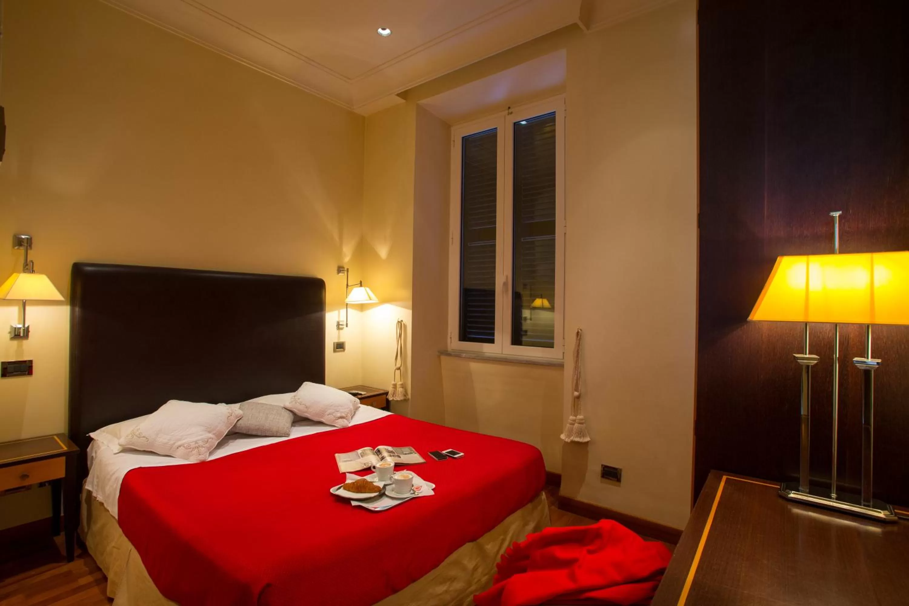 Bedroom, Bed in Hotel Giolitti