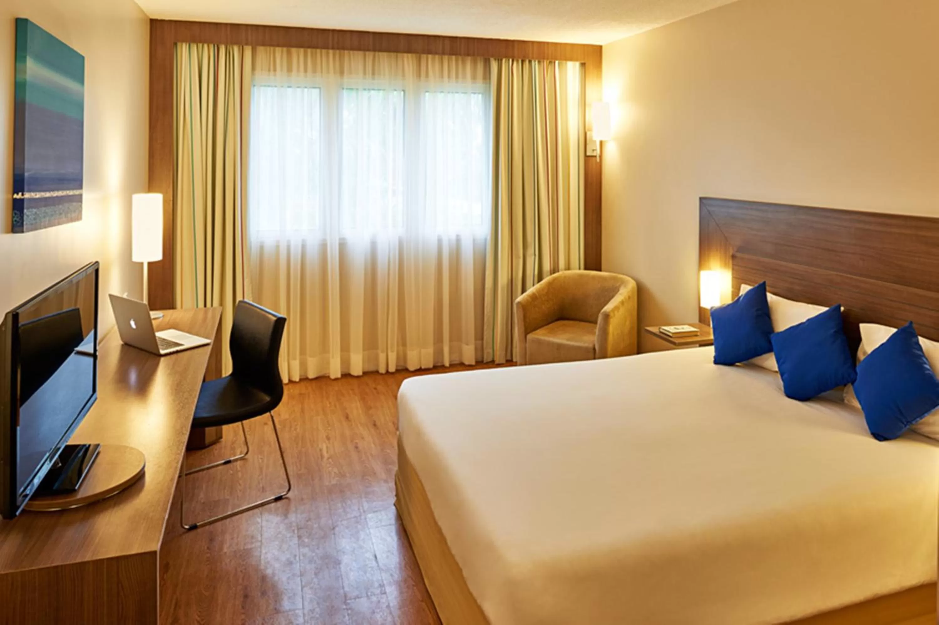 Bed in Novotel Manaus