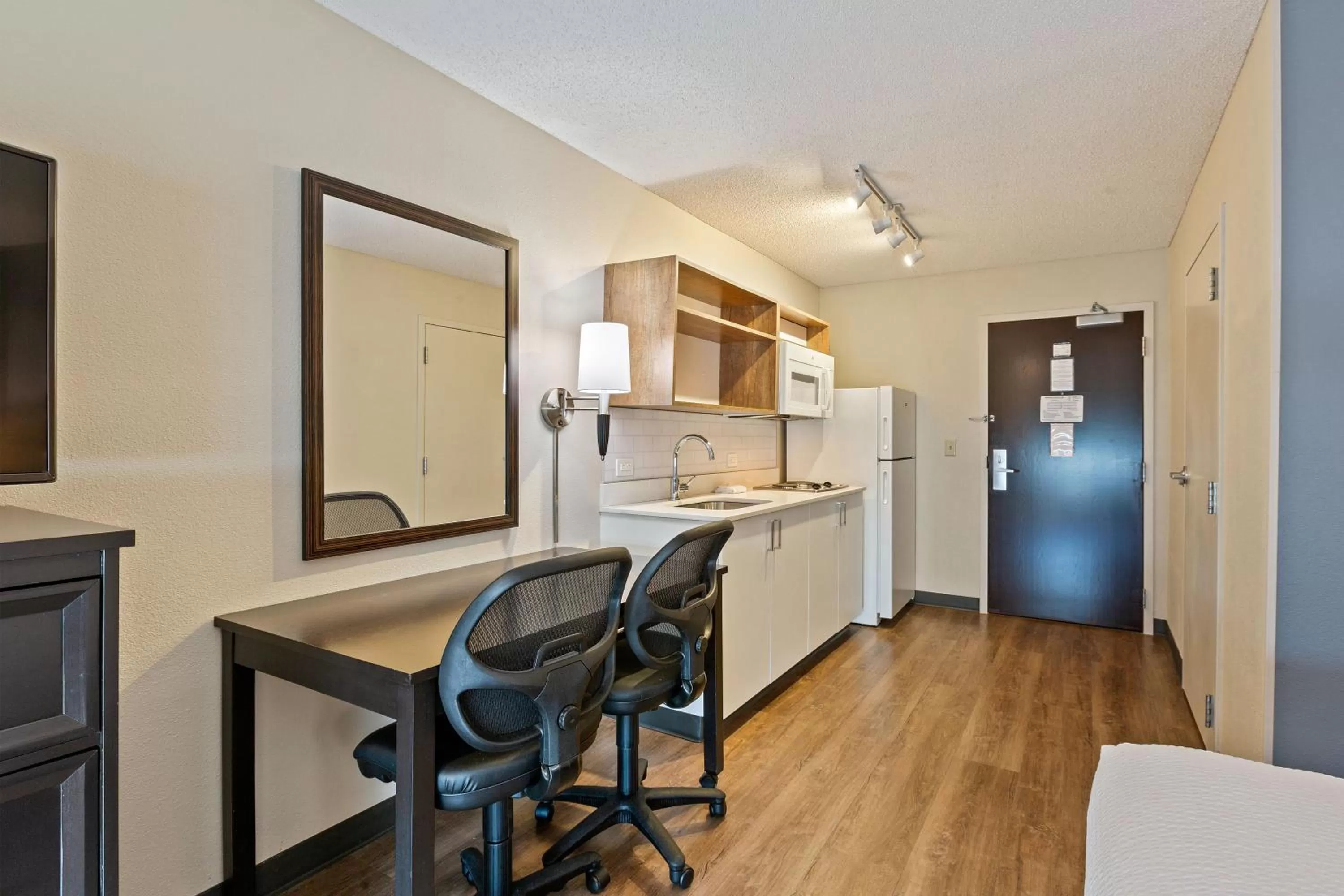 Kitchen or kitchenette in Extended Stay America Premier Suites - Miami - Airport - Doral - 25th Street