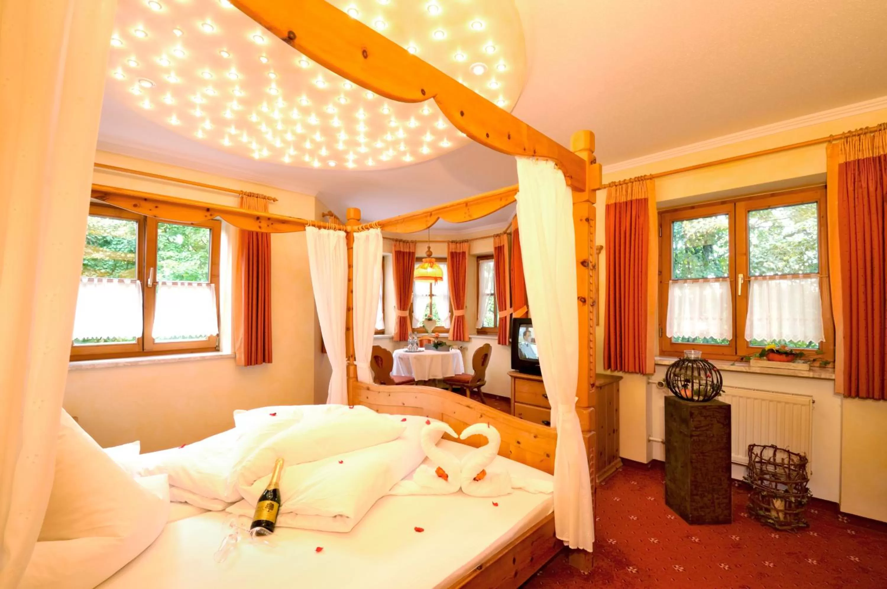 Bedroom in Landhotel Grüner Baum