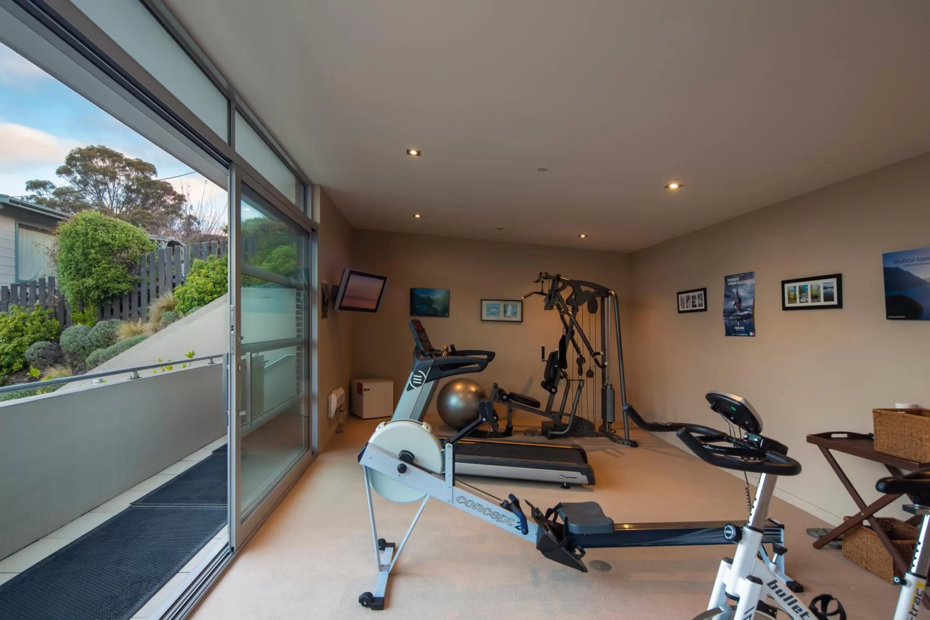Fitness centre/facilities in Highview Apartments