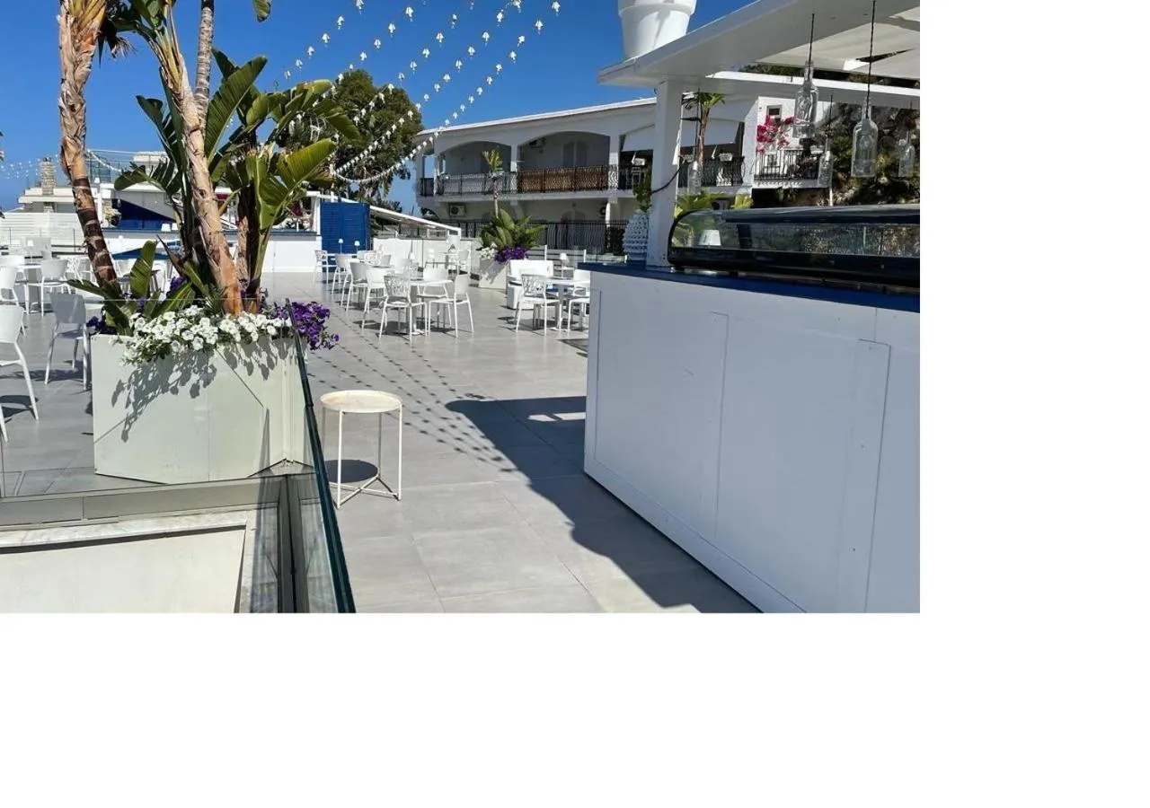 Restaurant/places to eat in Hotel Sporting Club