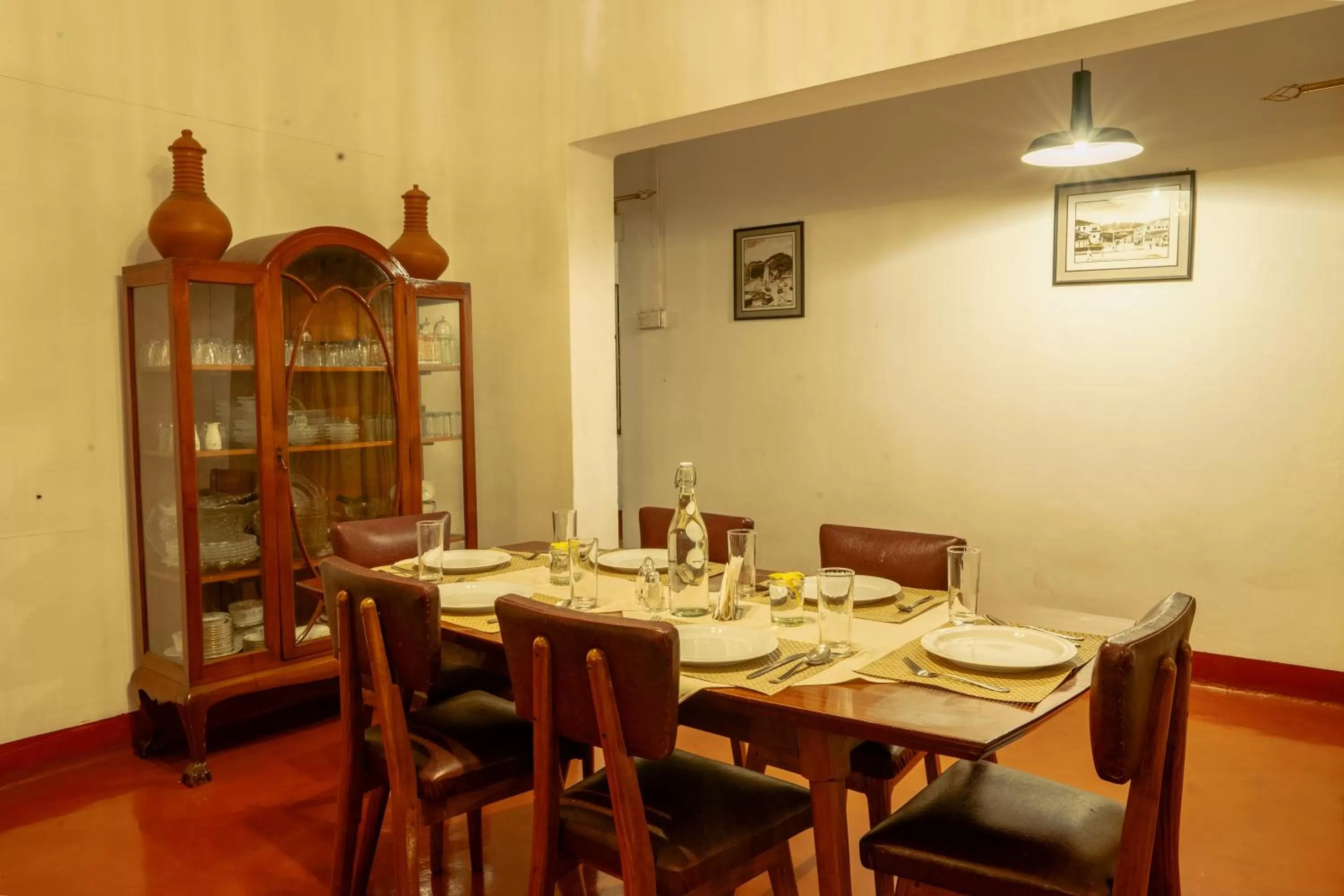 Restaurant/Places to Eat in Fortuna Heritage Home